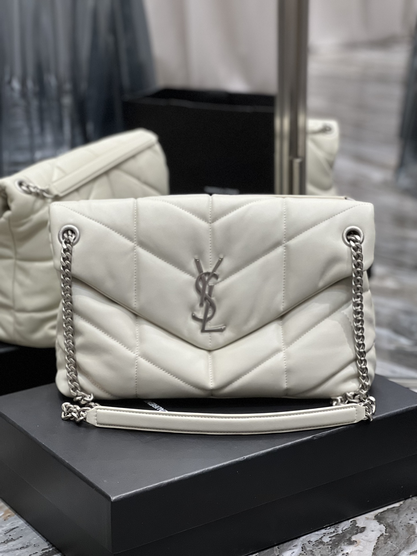 Handbags SAINT LAURENT 577475 size 35x23x13.5 cm - vstockx