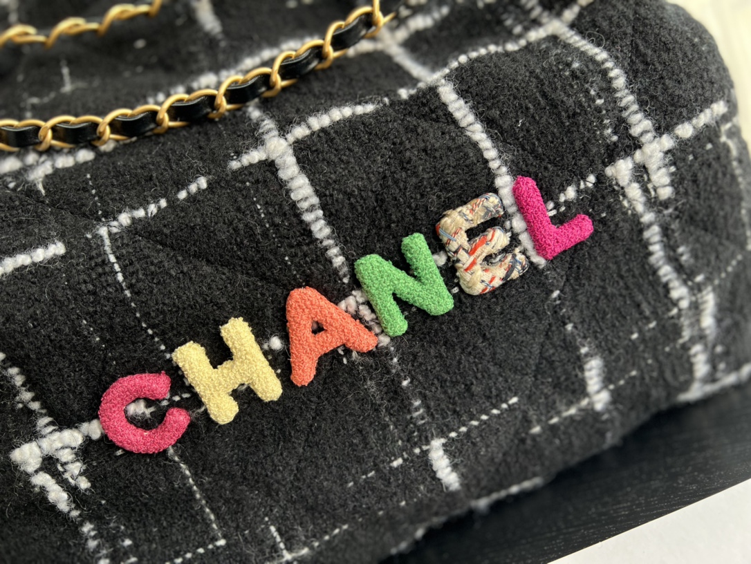 Handbag Chanel 3261 size 39cmx42cmx8 cm - vstockx