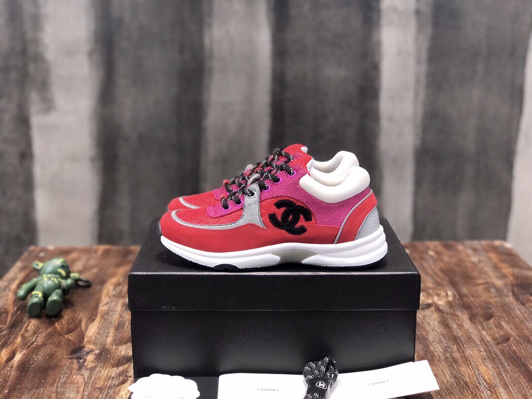 Chanel Fabric & Suede Calfskin Low Top Sneaker 1 - vstockx