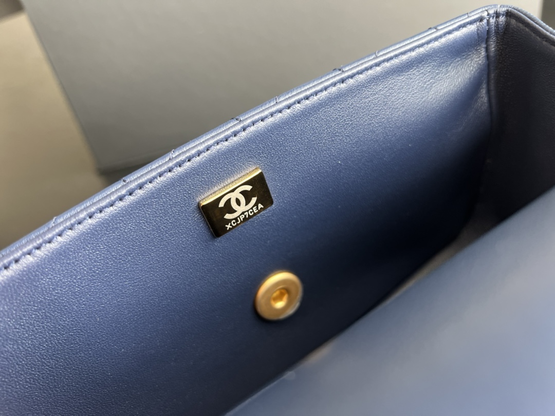 Handbag Chanel 2431 size 20cmx12cmx6 cm - vstockx