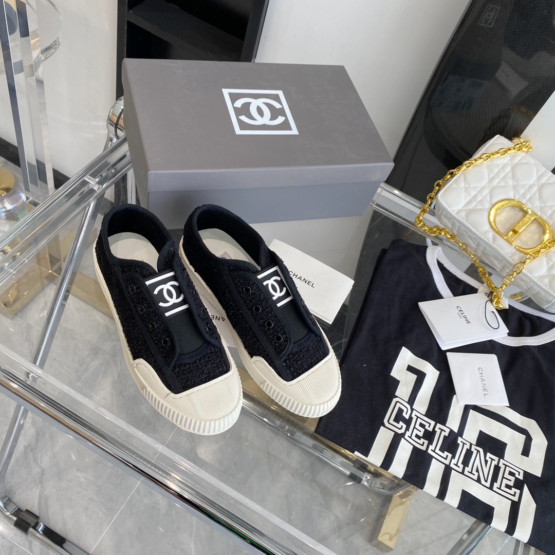 Chanel Flat canvas Sneaker 2 - vstockx