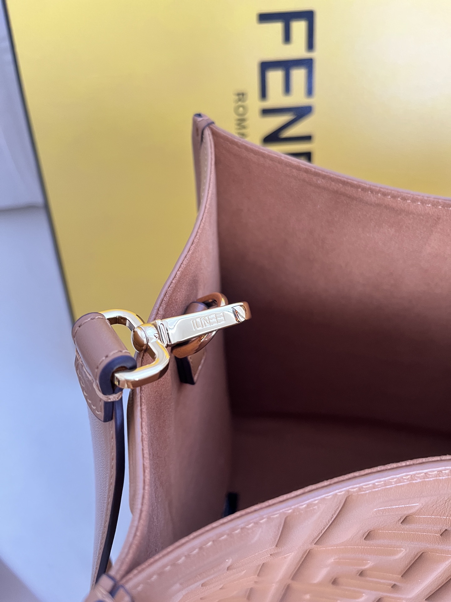 handbags FENDI 877 size:17*35*31 - vstockx