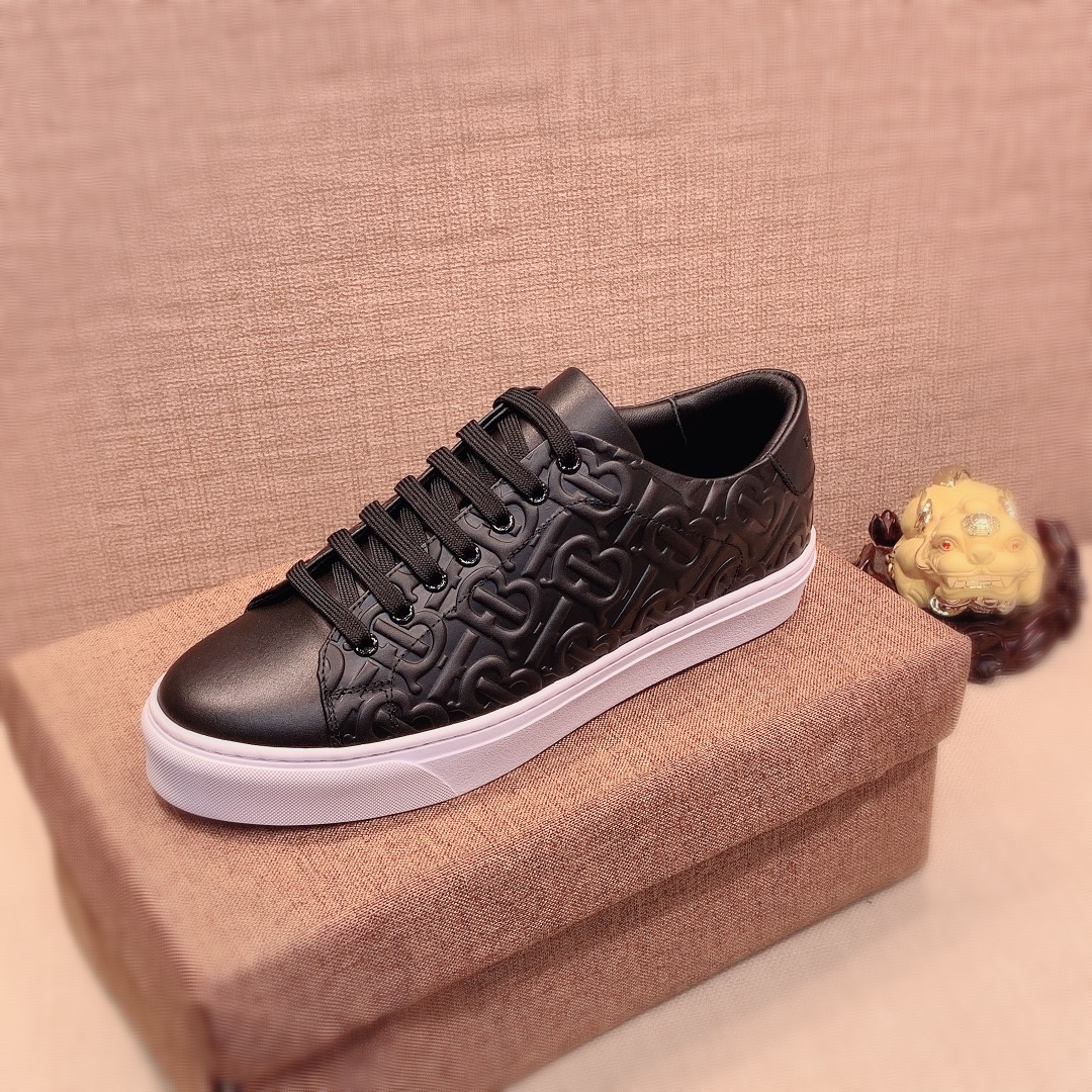 Burberry Perforated Check Sneaker 26 - vstockx