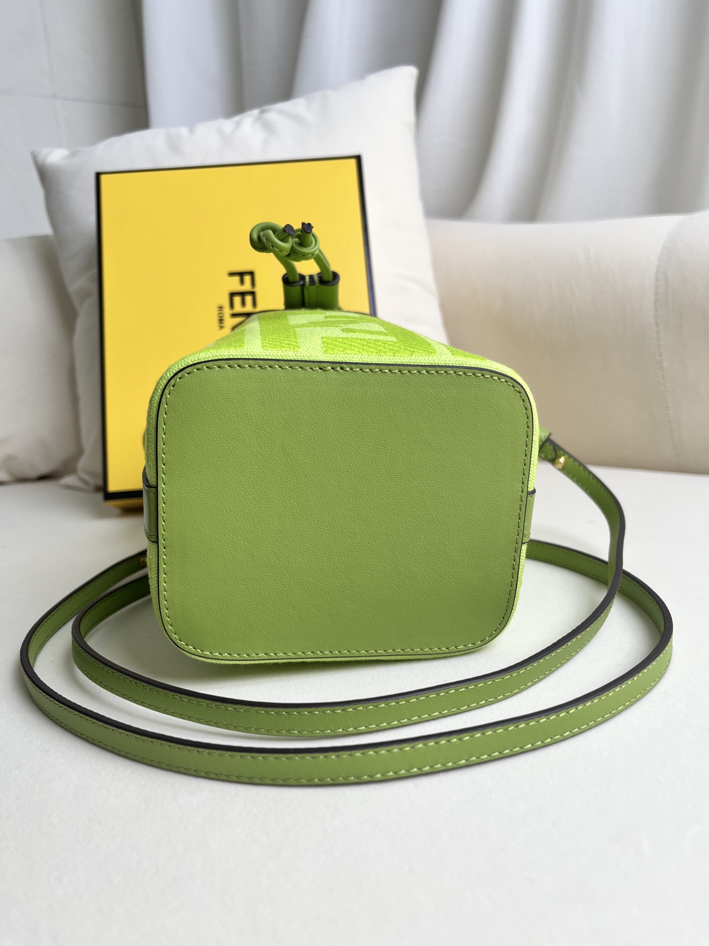 handbags FENDI 038 size:12*18*10cm - vstockx