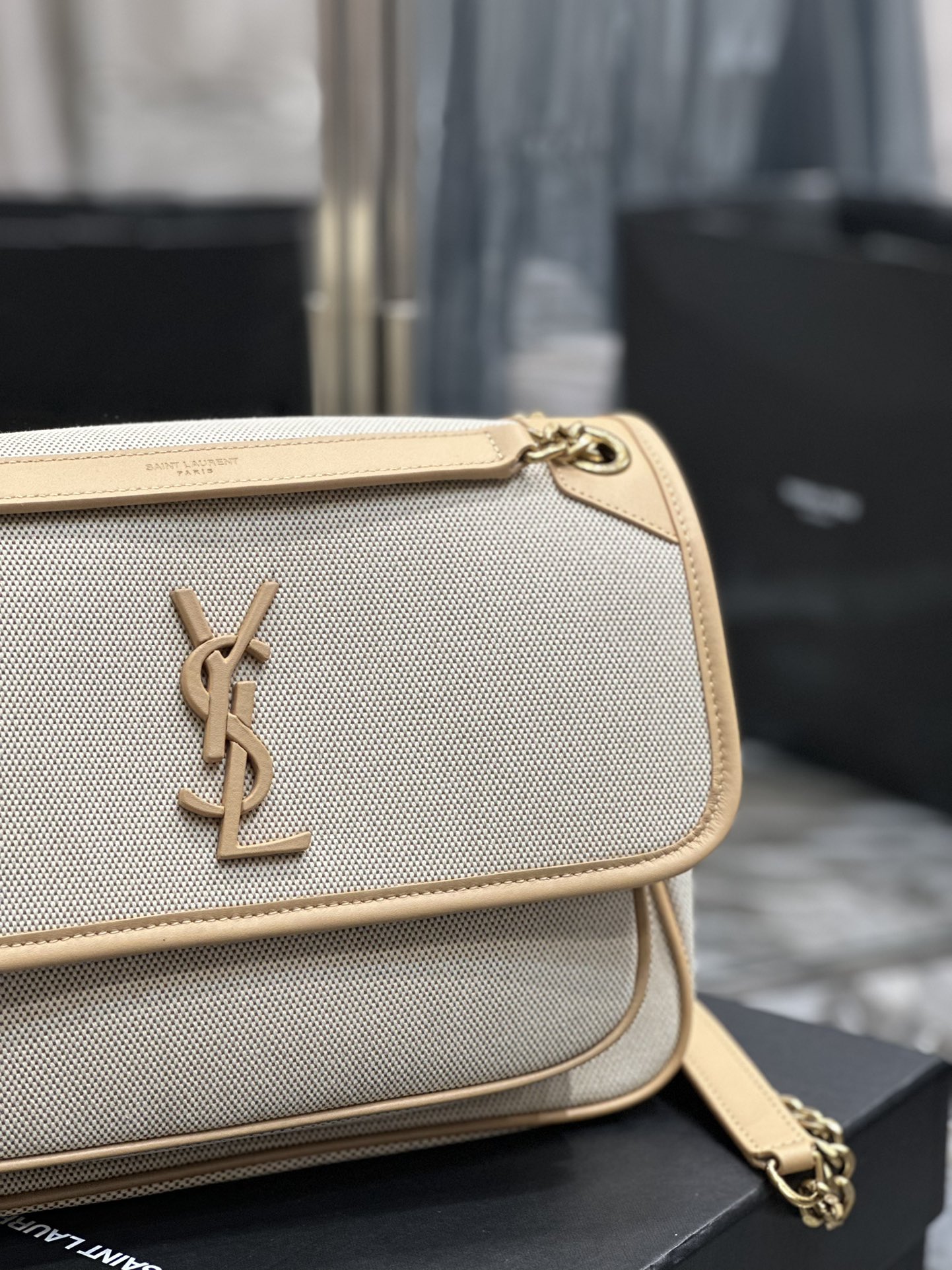 Handbags SAINT LAURENT 498894 size 28  20.5  8.5 cm - vstockx