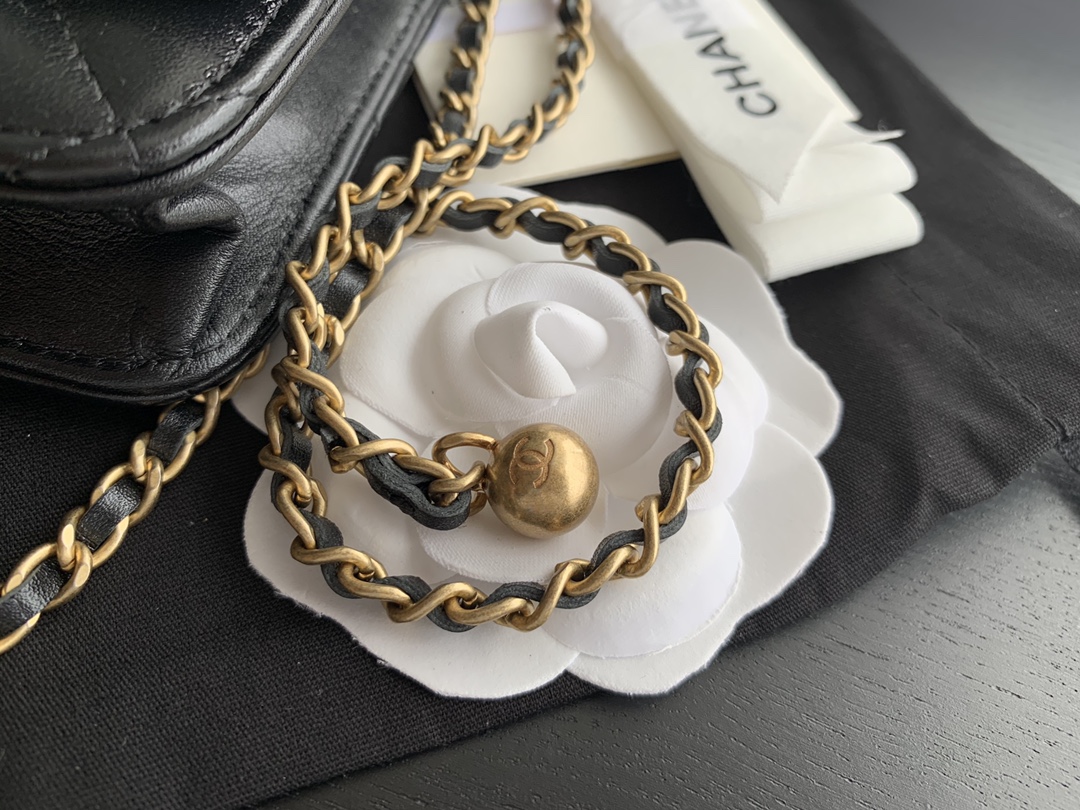 Handbag Chanel 2289 size 19 cm - vstockx