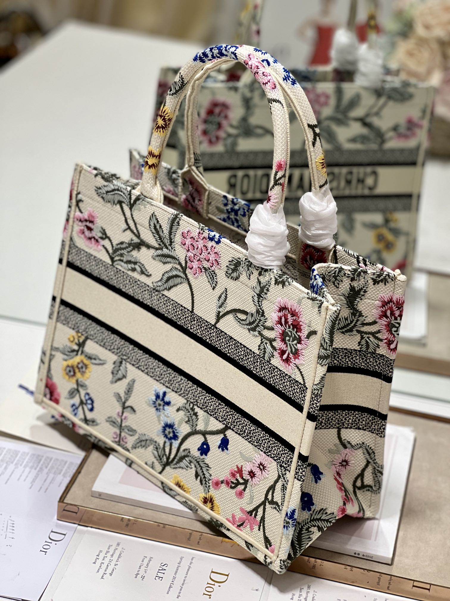 Handbag Dior 1286 size 36  28 cm - vstockx