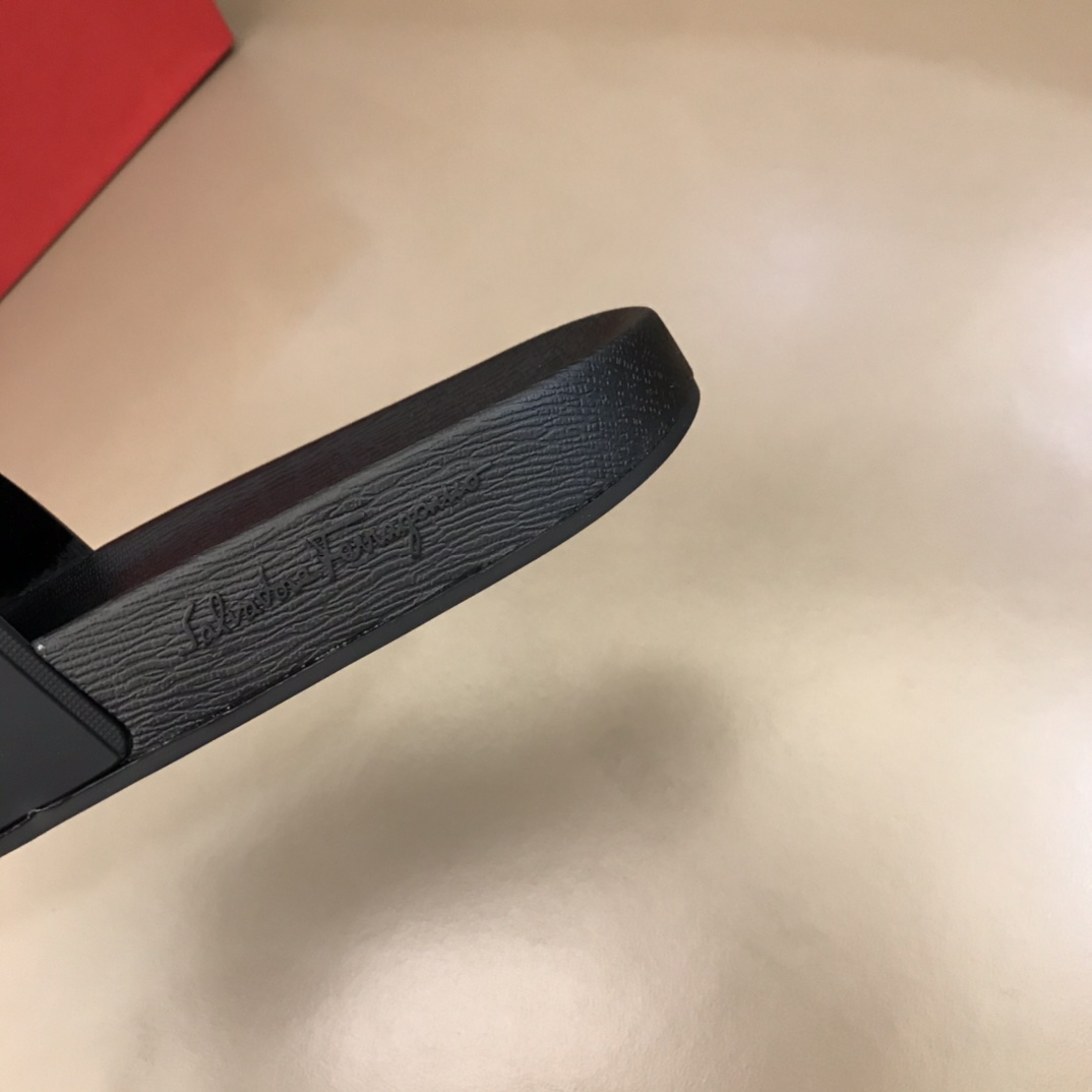 Salvatore Ferragamo Groove Slides 5 - vstockx