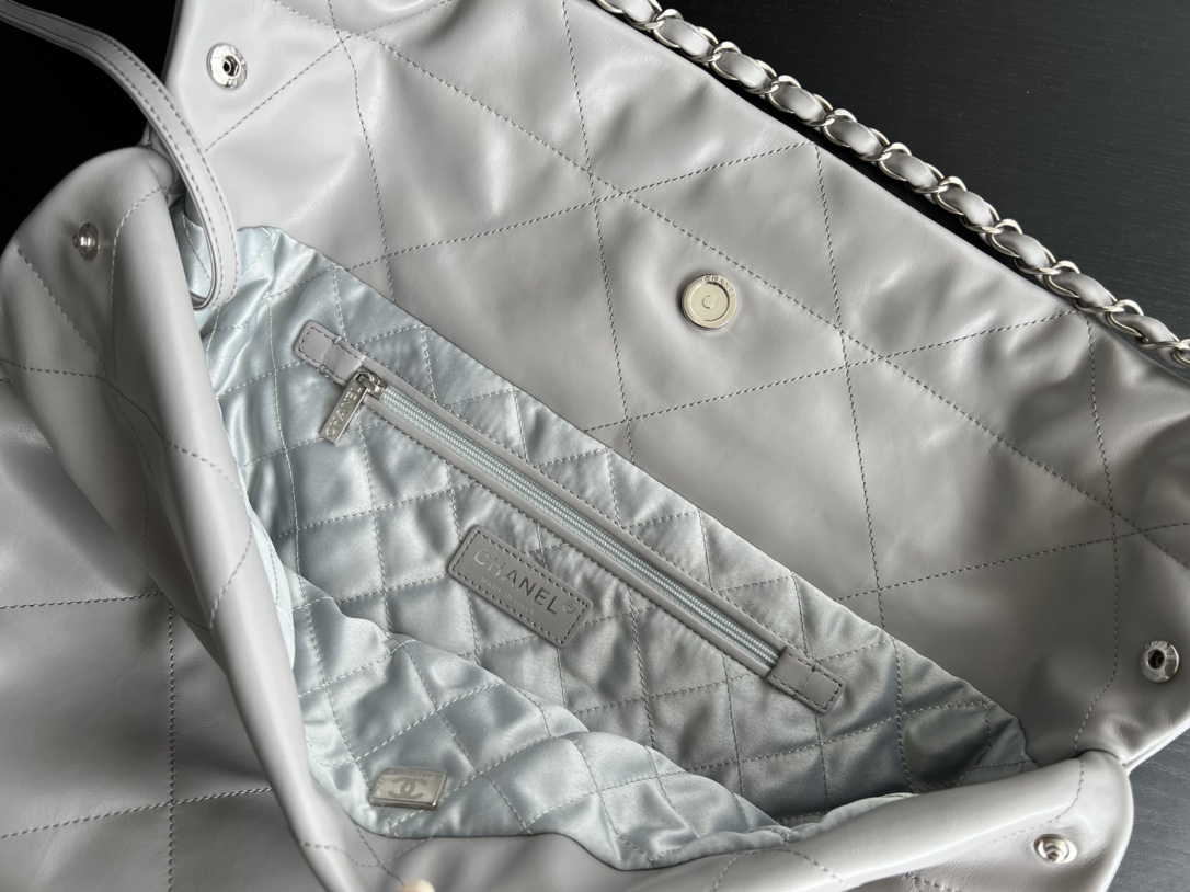 Handbag Chanel size 39cmx42cmx8 cm - vstockx