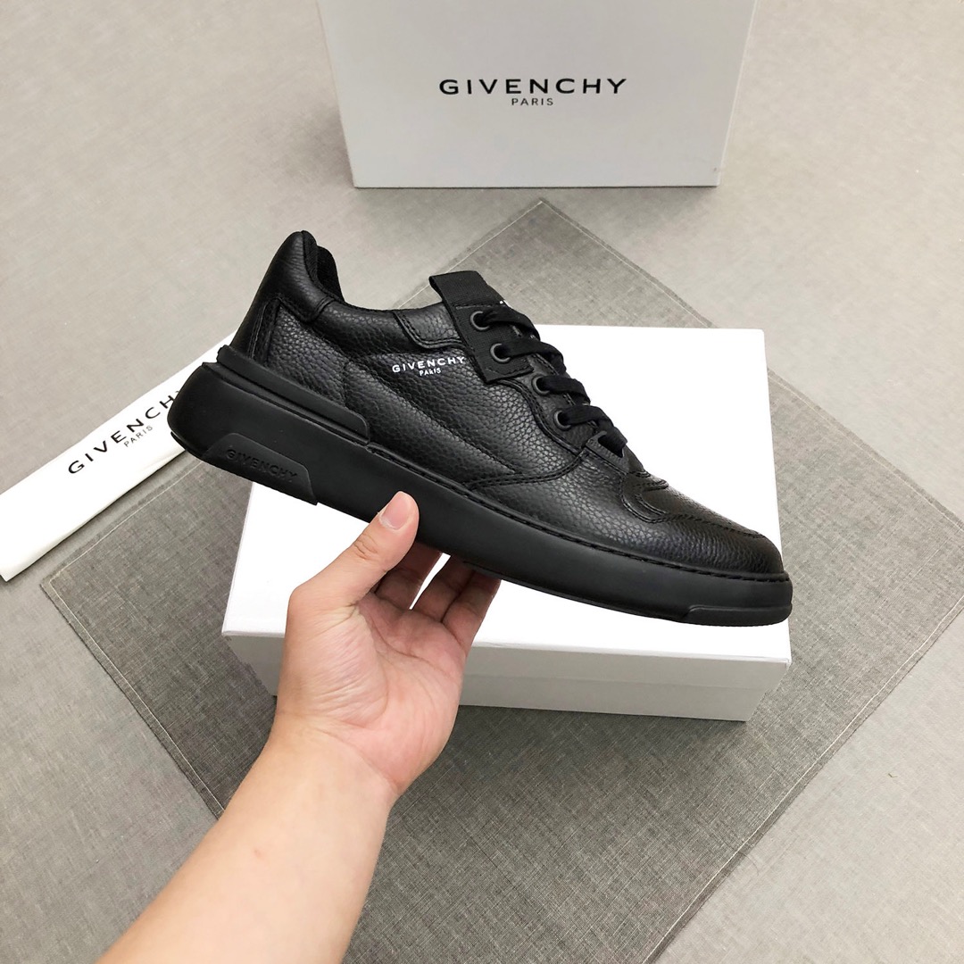 Givenchy Wing Sneakers 5 - vstockx