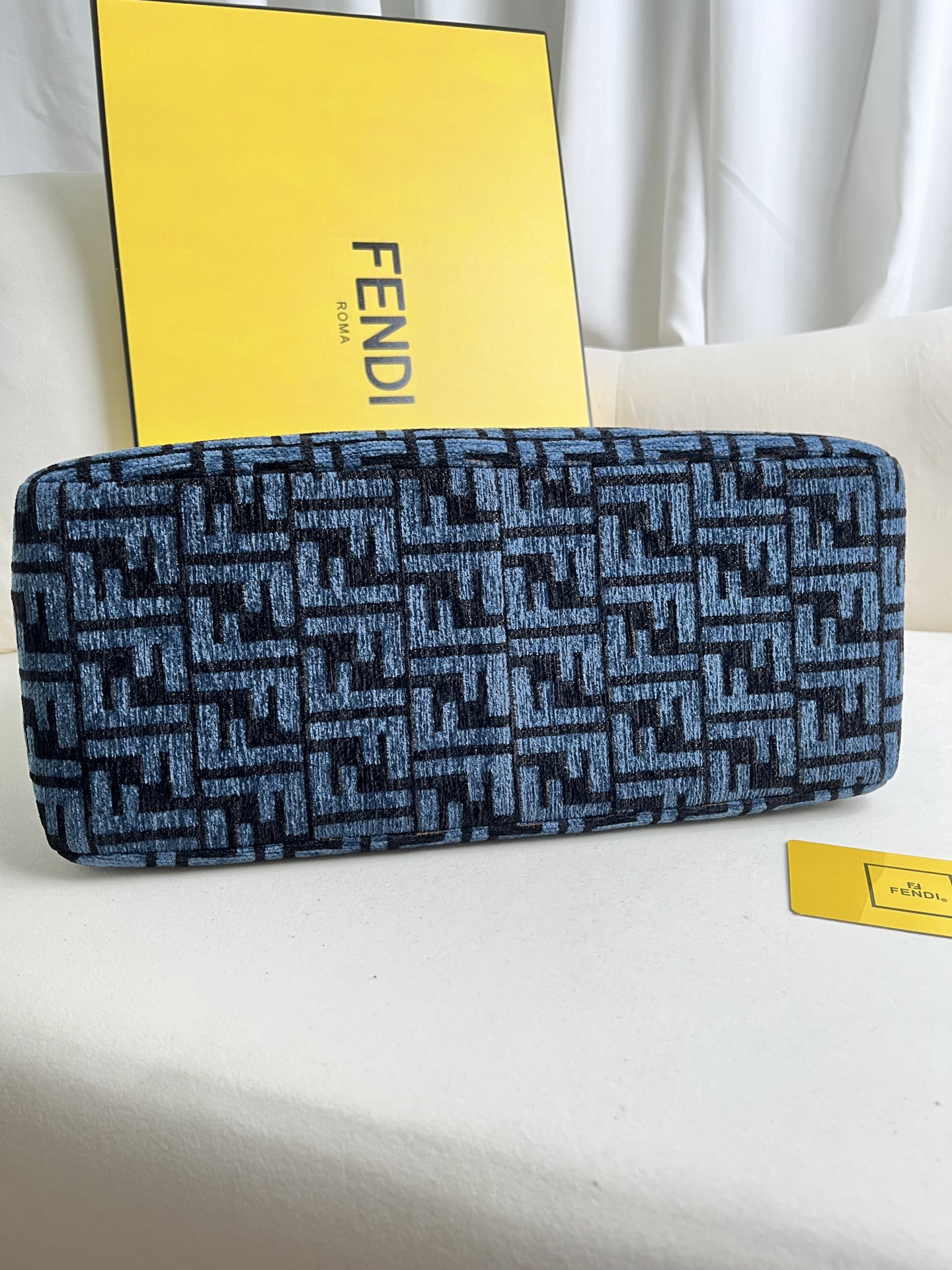 handbags FENDI 014 size:23.5*36*14cm - vstockx