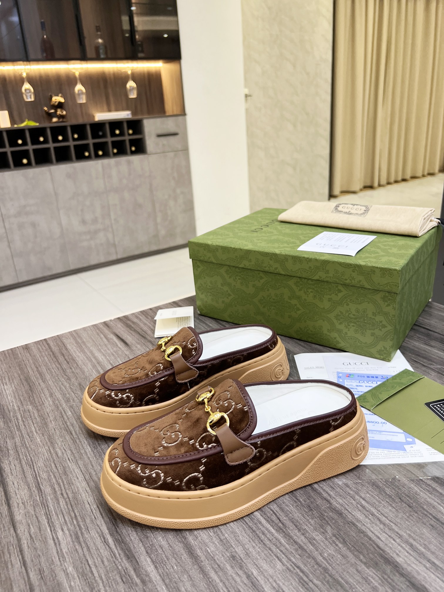 Gucci Women's WOMEN 6 - vstockx