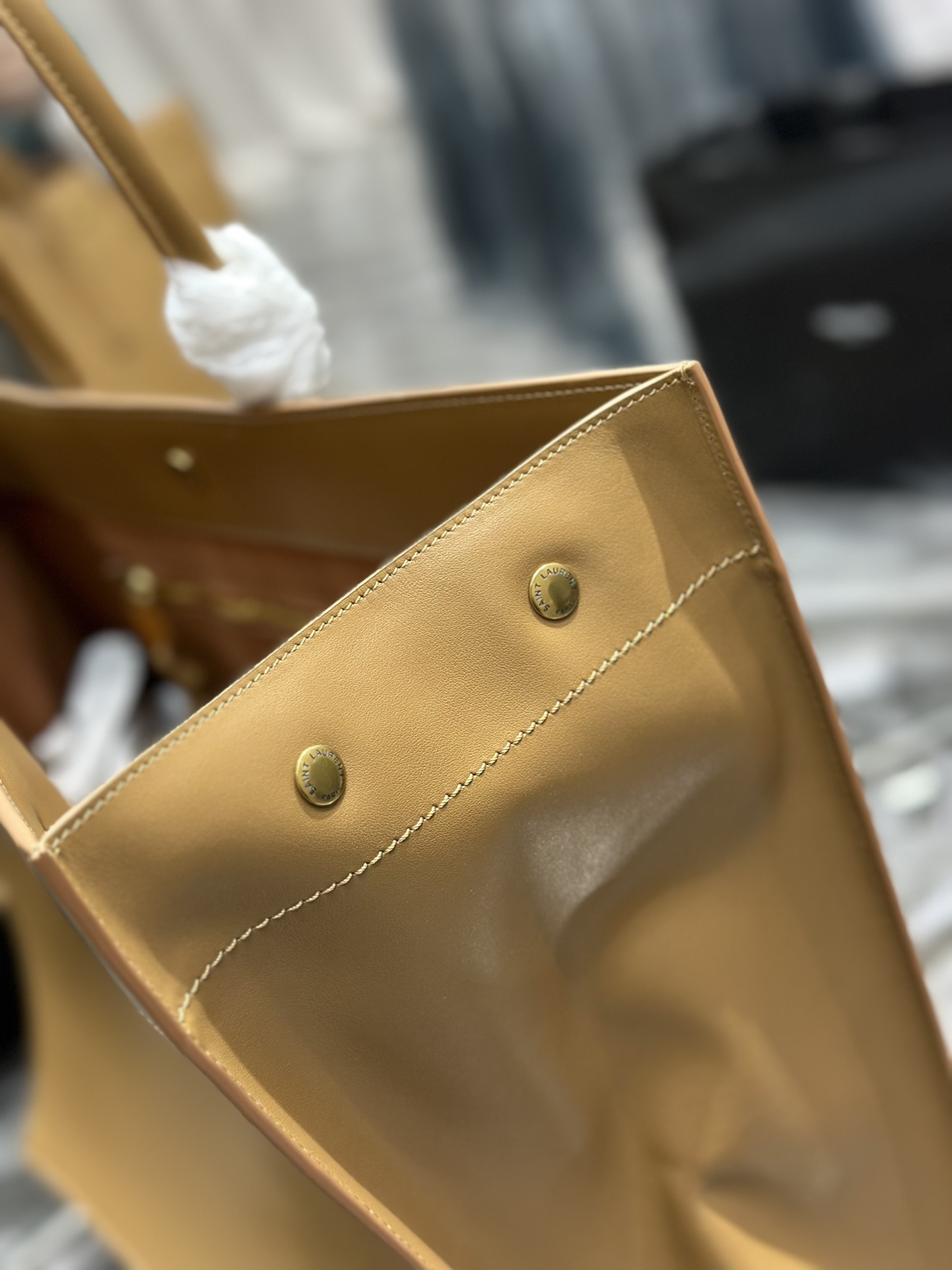 Handbags SAINT LAURENT 509415 size 48x36x16 cm - vstockx