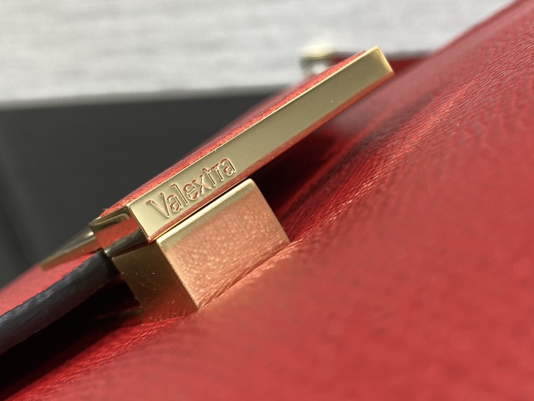 Handbag VALEXTRA size ** - vstockx