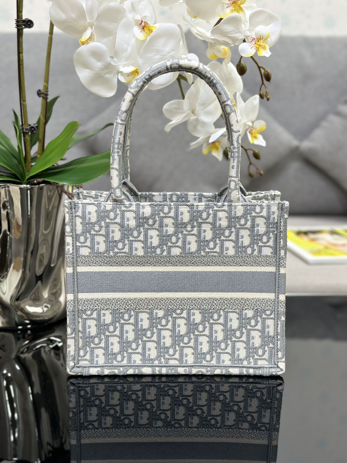 Handbag Dior M1286 size 26.5 x 21 x 14 cm - vstockx