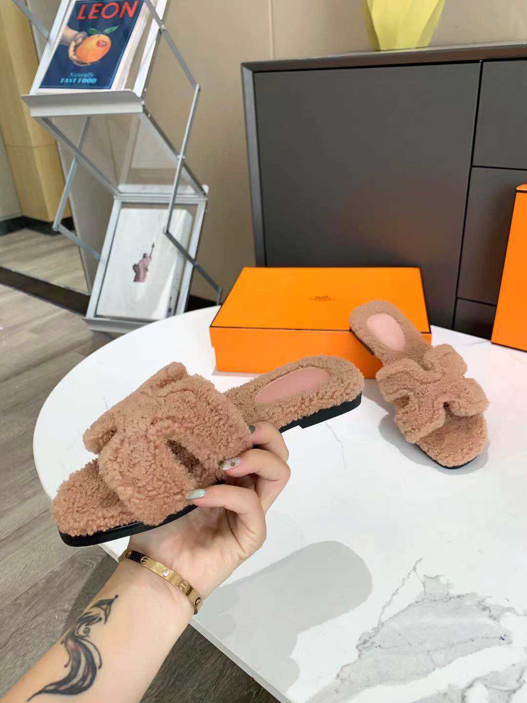 Hermes Sandals 44 - vstockx