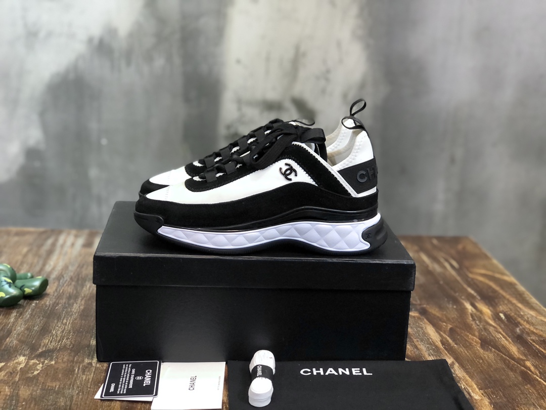 Chanel Fabric & Suede Calfskin Low Top Sneaker 15 - vstockx