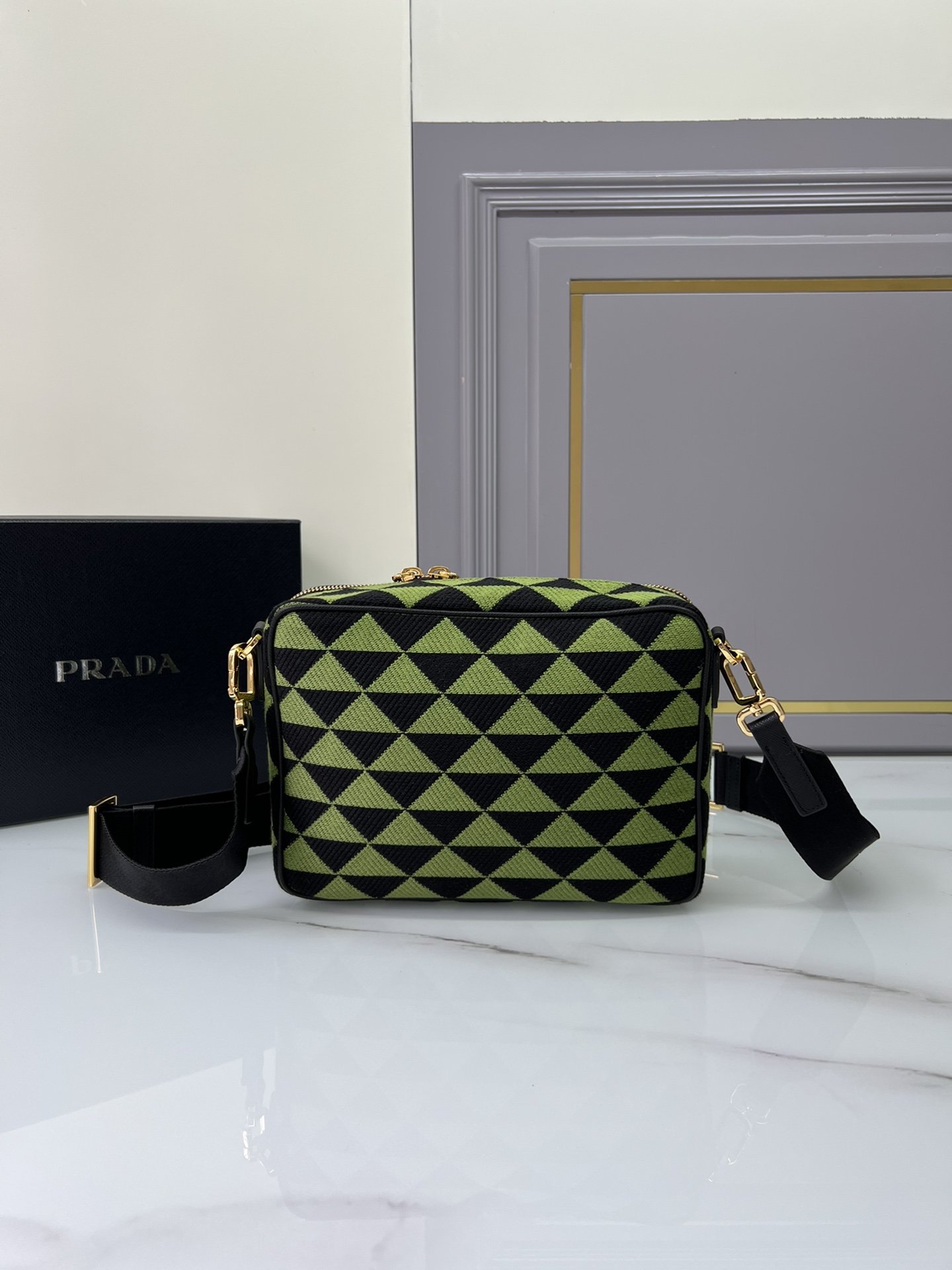 handbags prada 2VH069 22*16*6 - vstockx