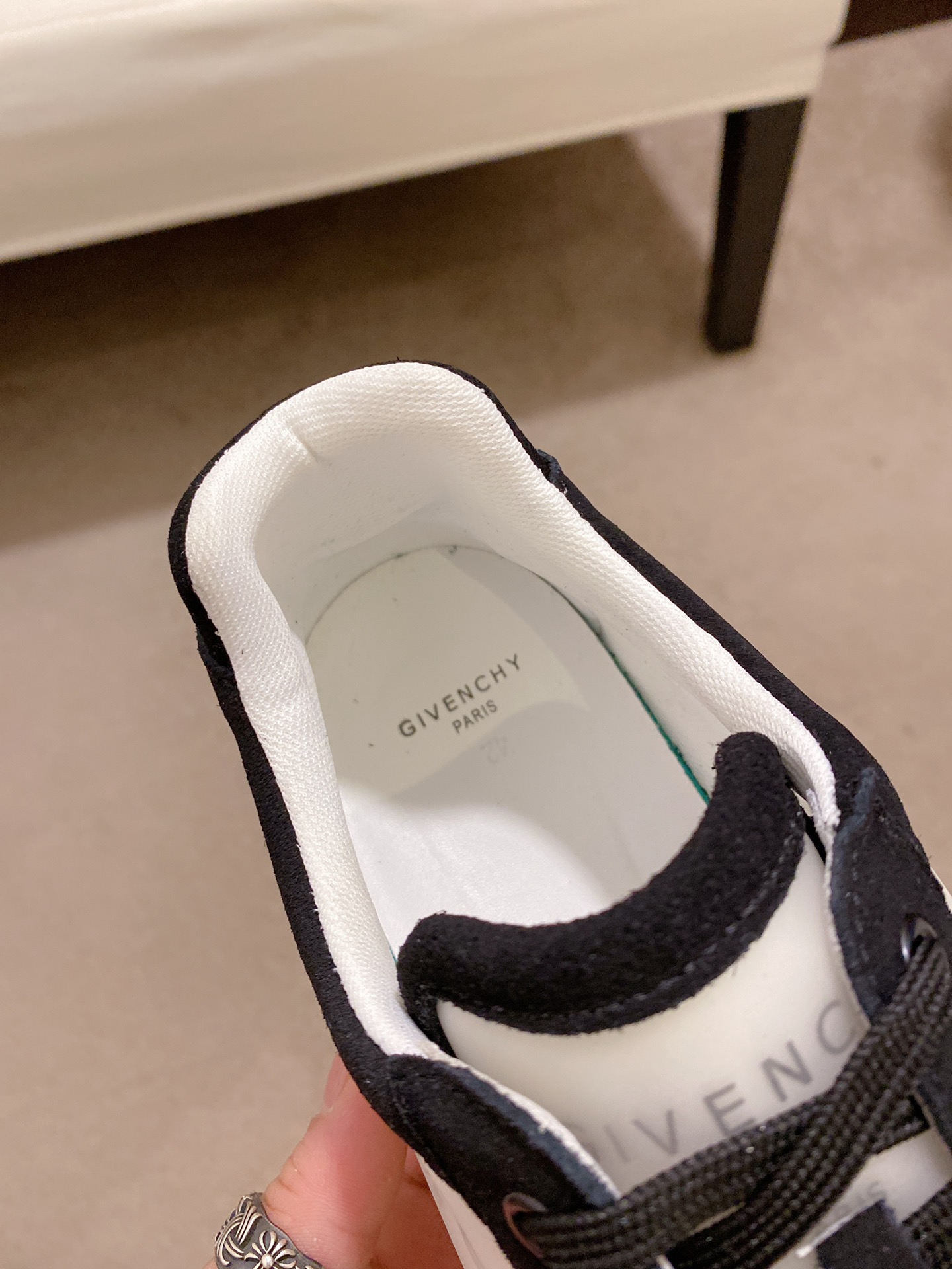 Givenchy Spectre Zip Sneakers 14 - vstockx