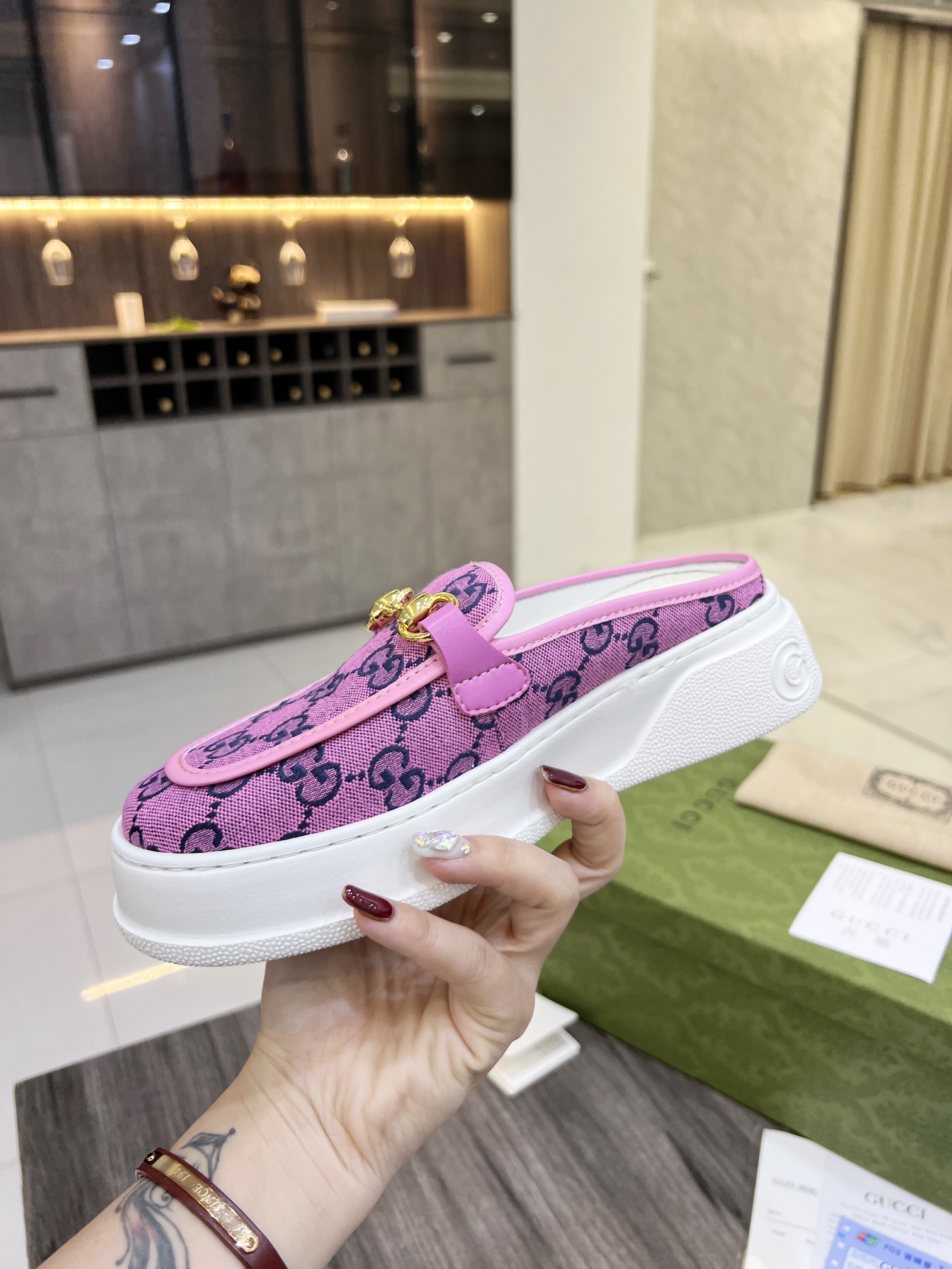 Gucci Women's WOMEN 6 - vstockx