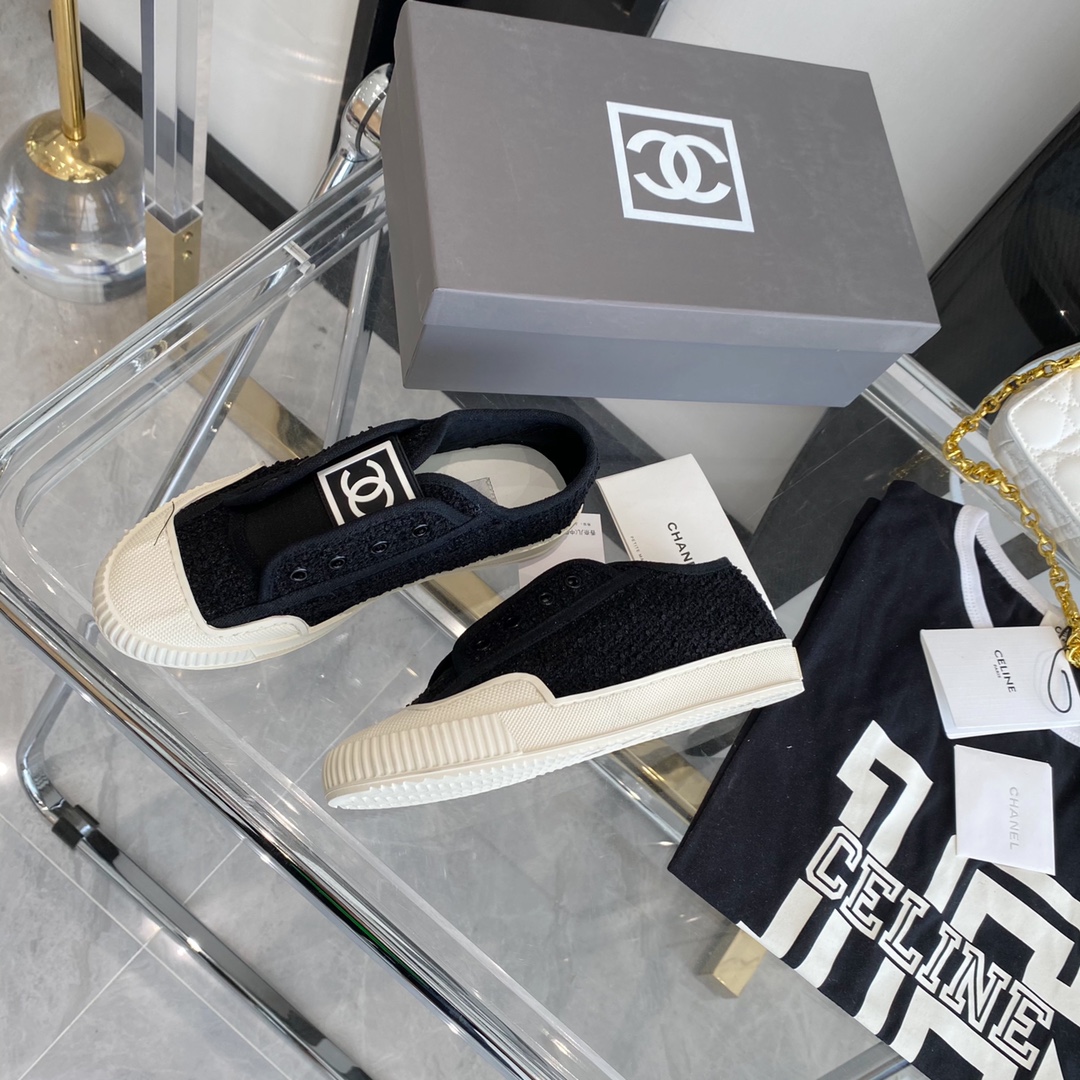 Chanel Flat canvas Sneaker 2 - vstockx