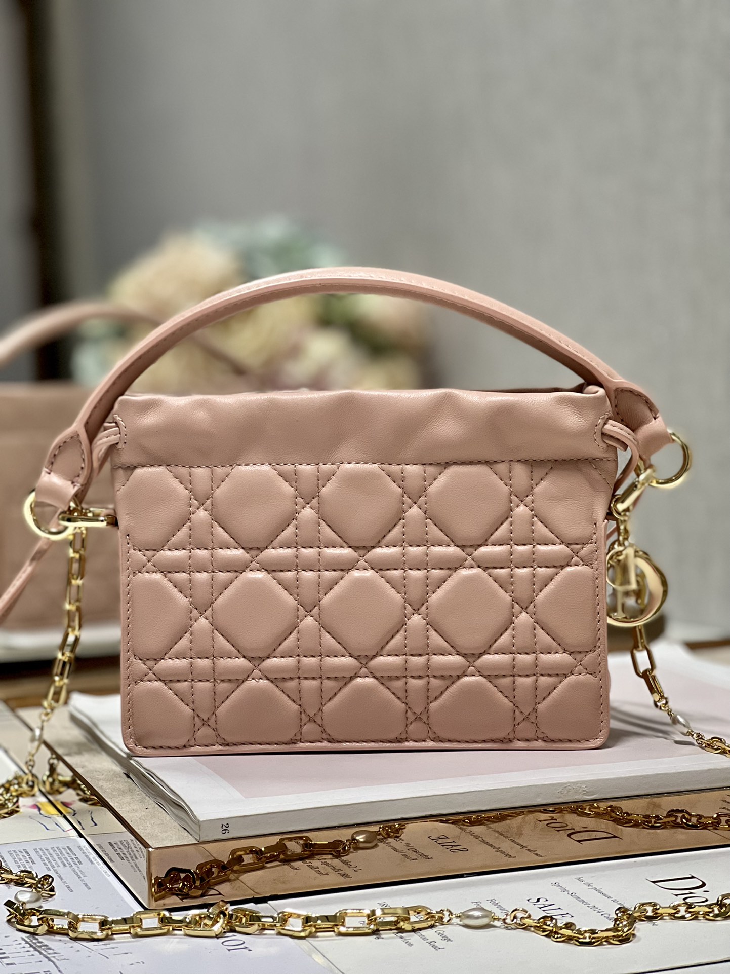 Handbag Dior 0981 size 19 x 13 x 5 cm - vstockx