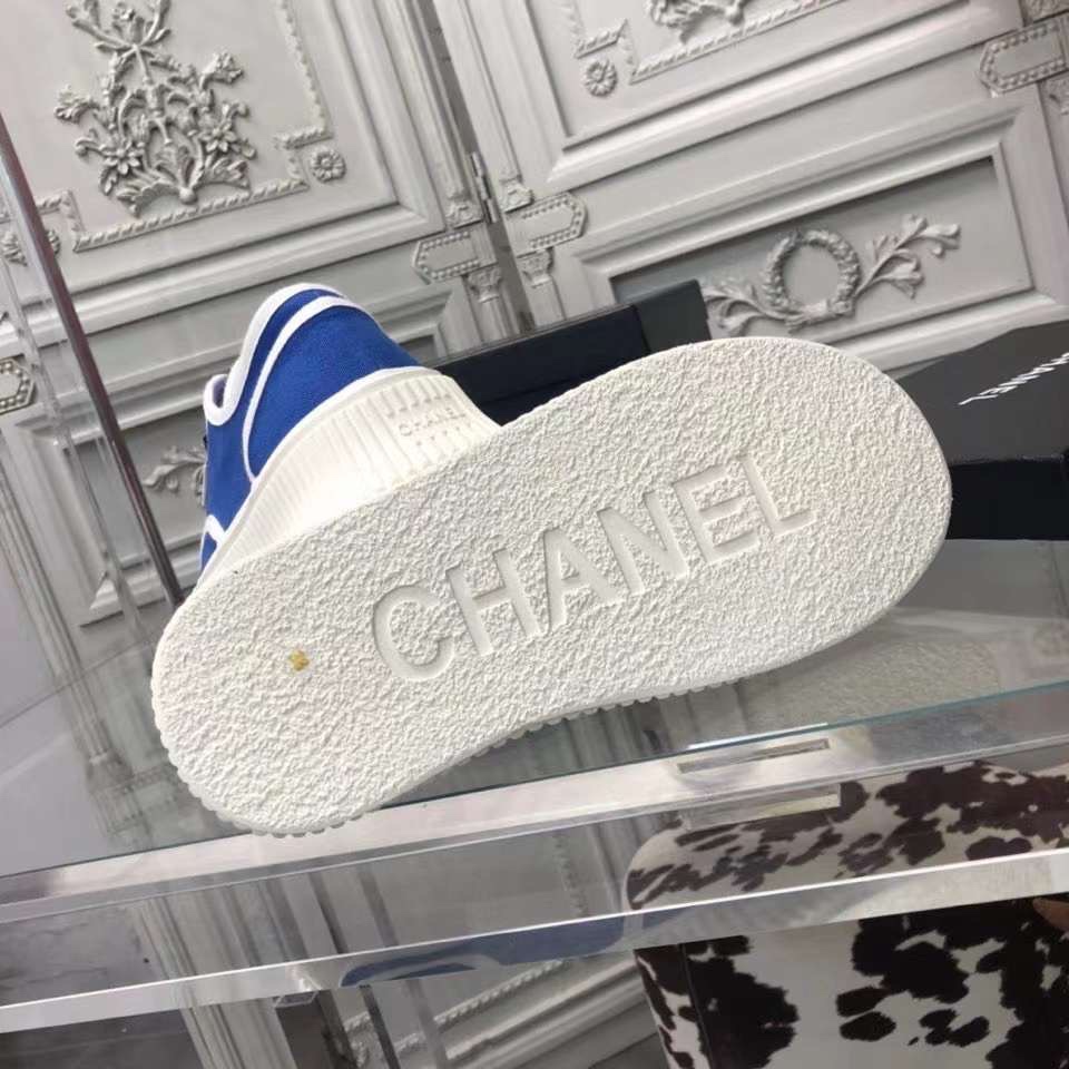 Chanel Platform Sneaker 31 - vstockx