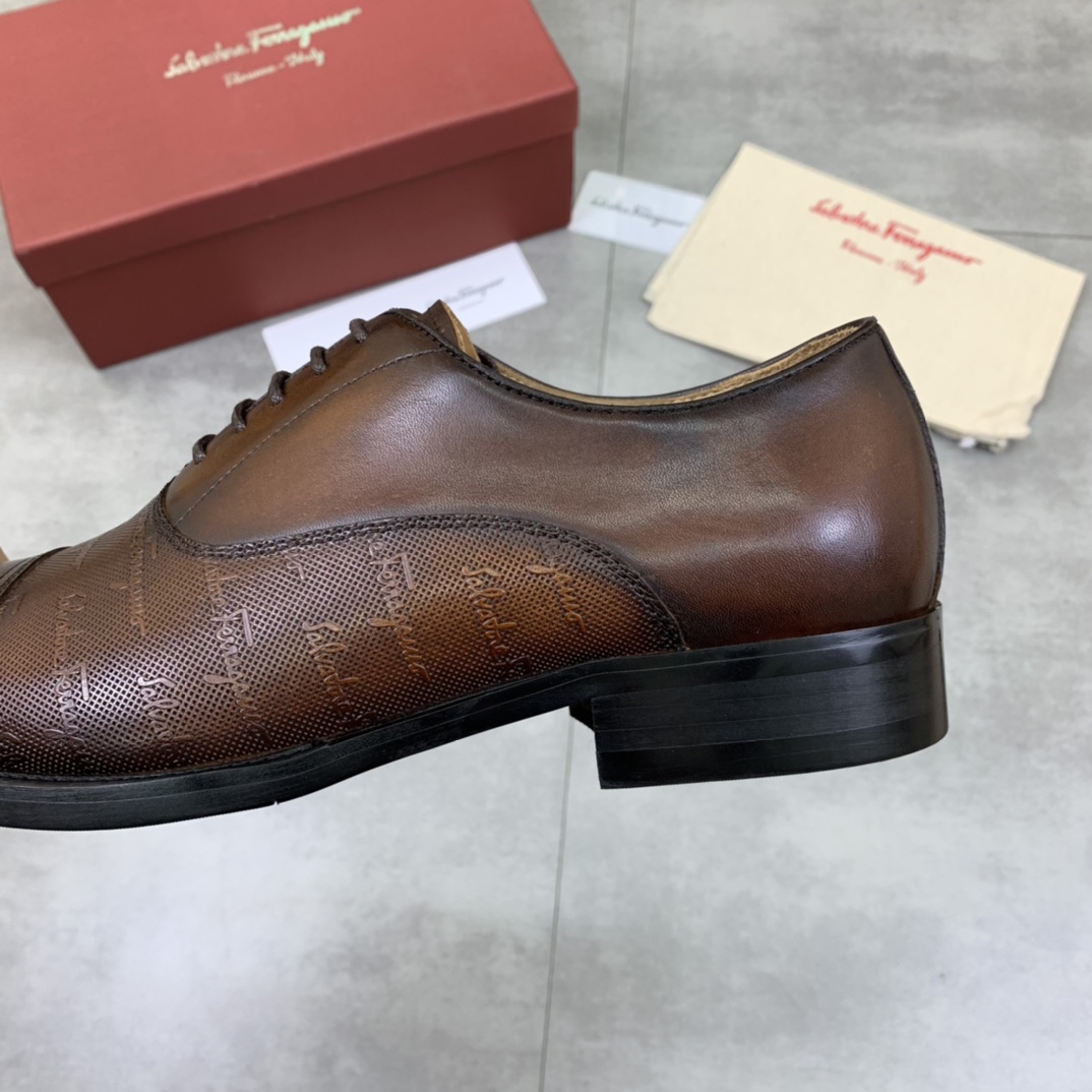 Salvatore Ferragamo Boots 16 - vstockx