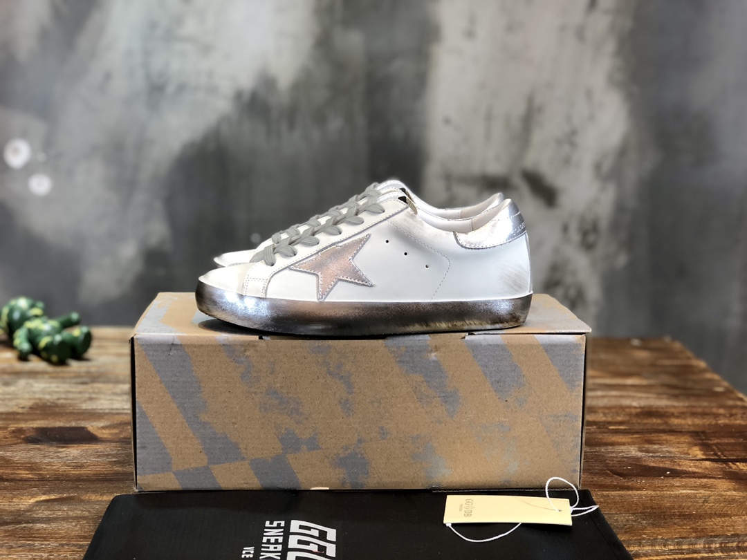 Golden Goose Superstar distressed-finish sneakers 17 - vstockx