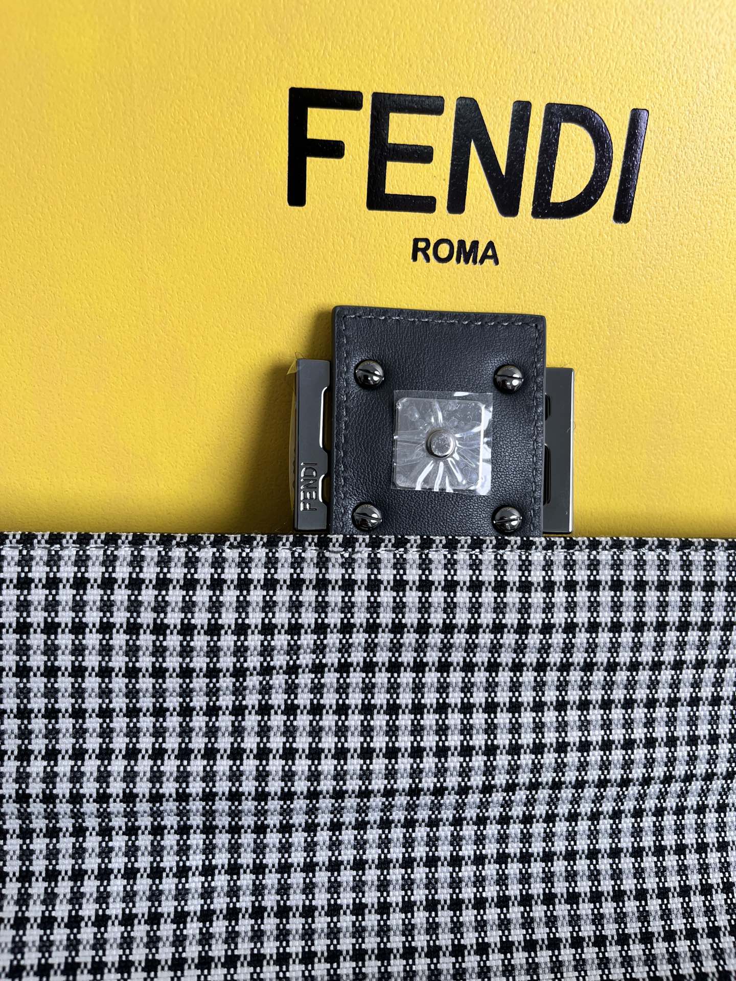 handbags FENDI 0159 size:26*5*15cm - vstockx