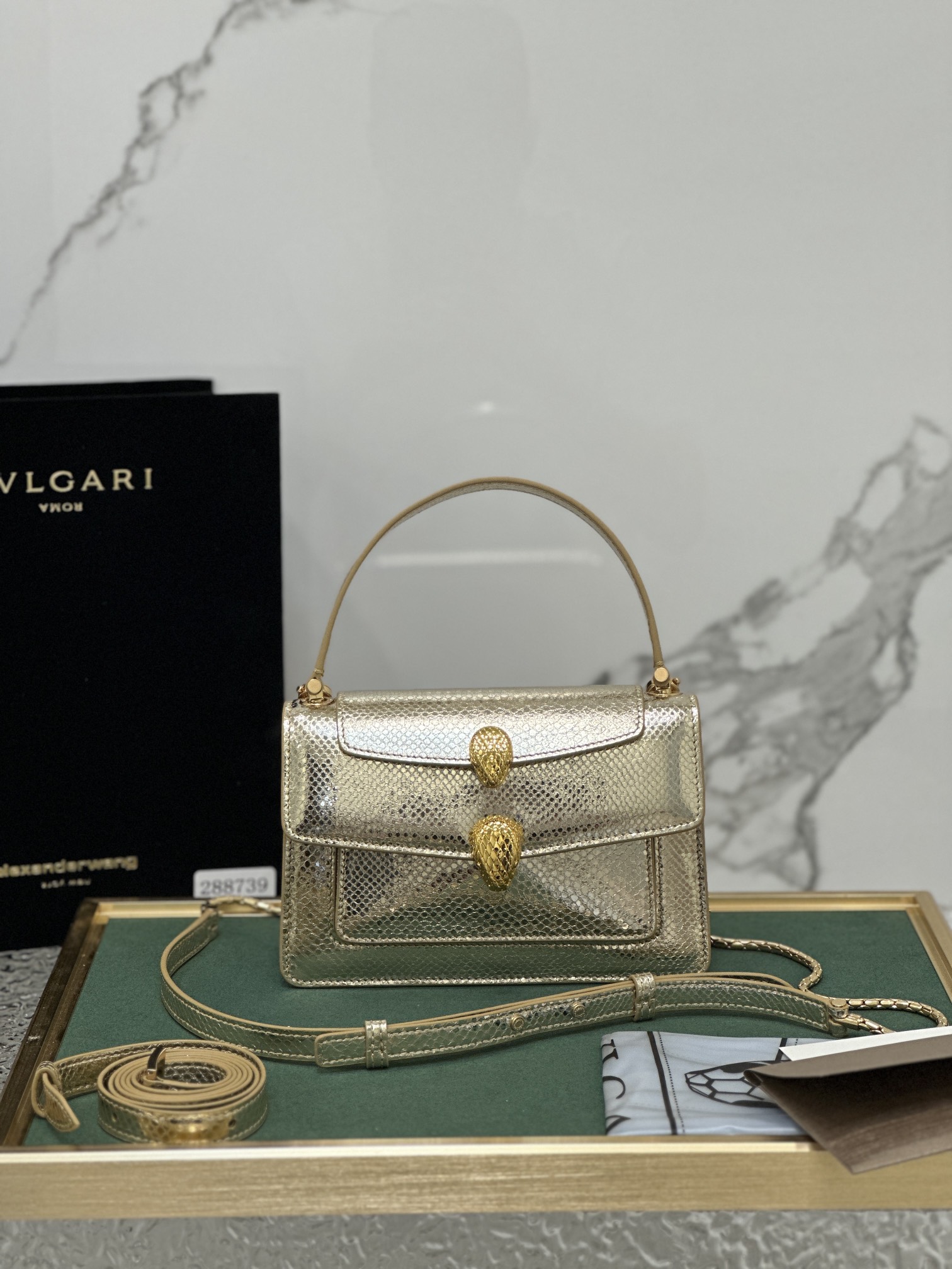 Handbags Bvlgari 288739 size:18.5*13*6.5 cm - vstockx