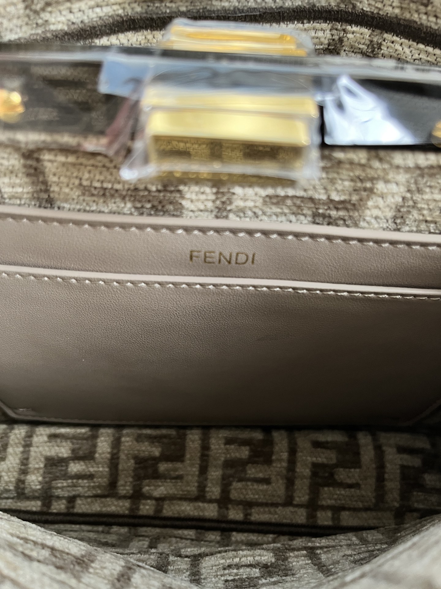 handbags FENDI 0229 size:27*21*11cm - vstockx