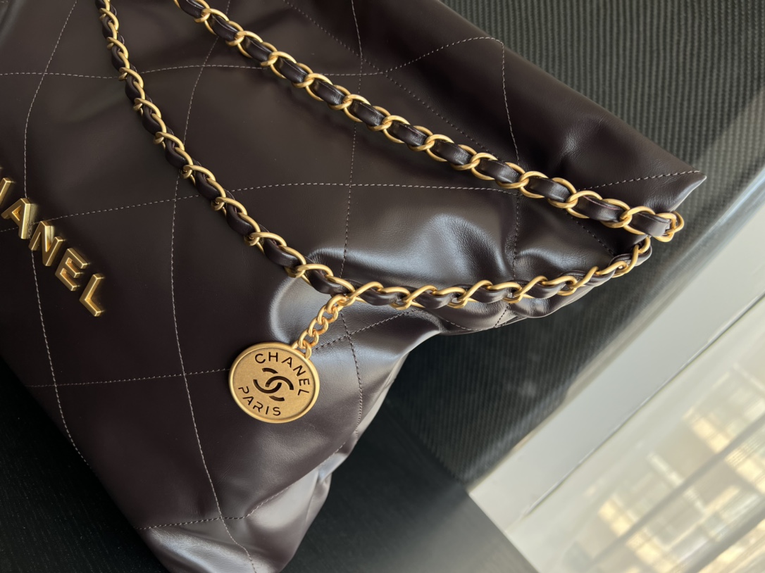 Handbag Chanel size 39cmx42cmx8 cm - vstockx