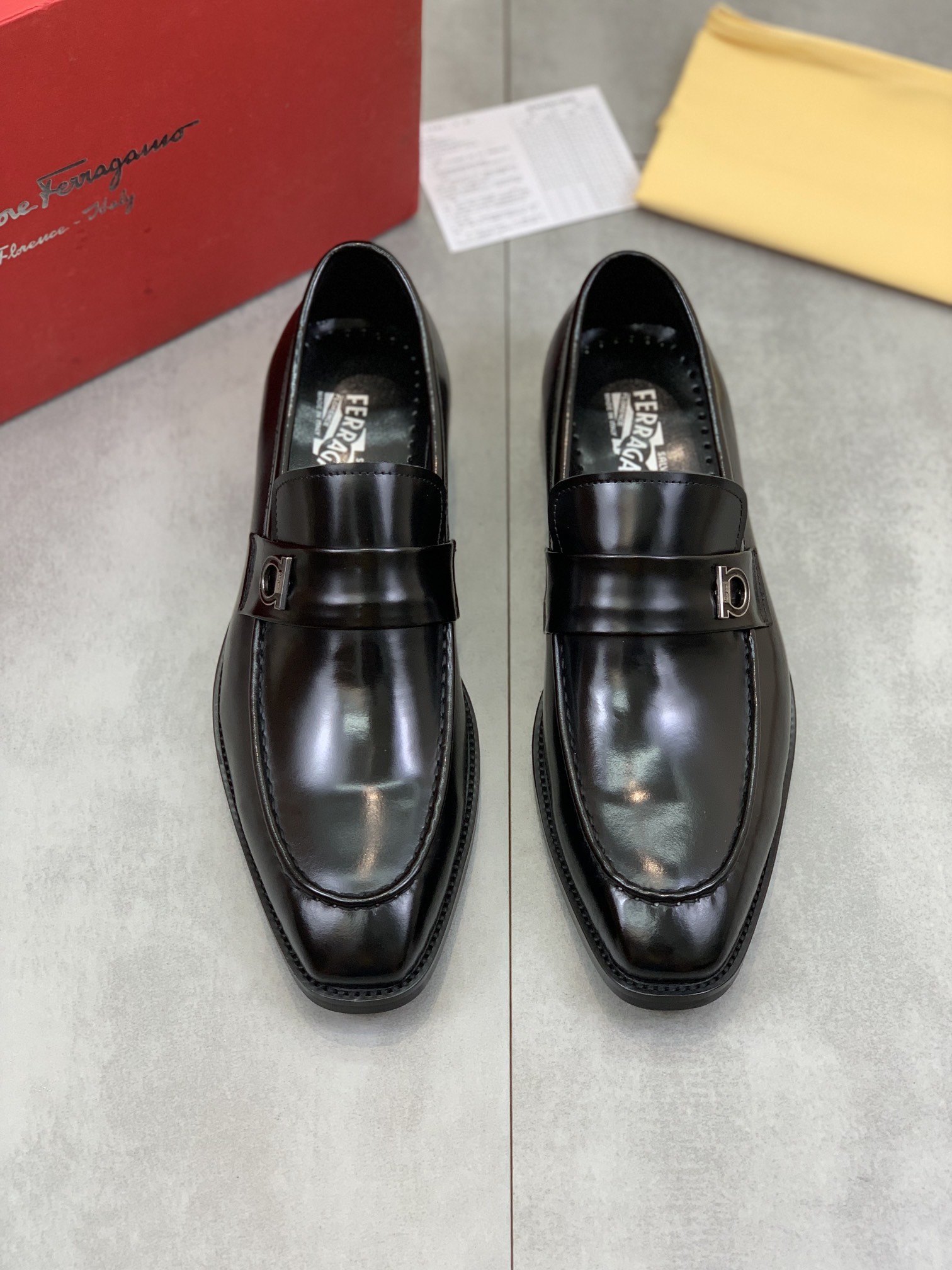 Salvatore Ferragamo Boots 11 - vstockx