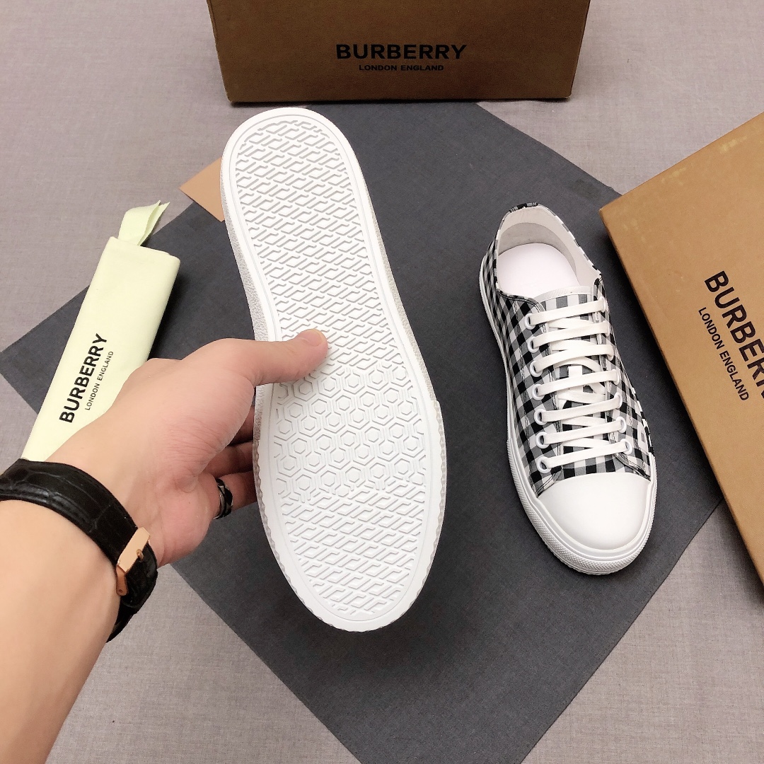 Burberry Perforated Check Sneaker 11 - vstockx