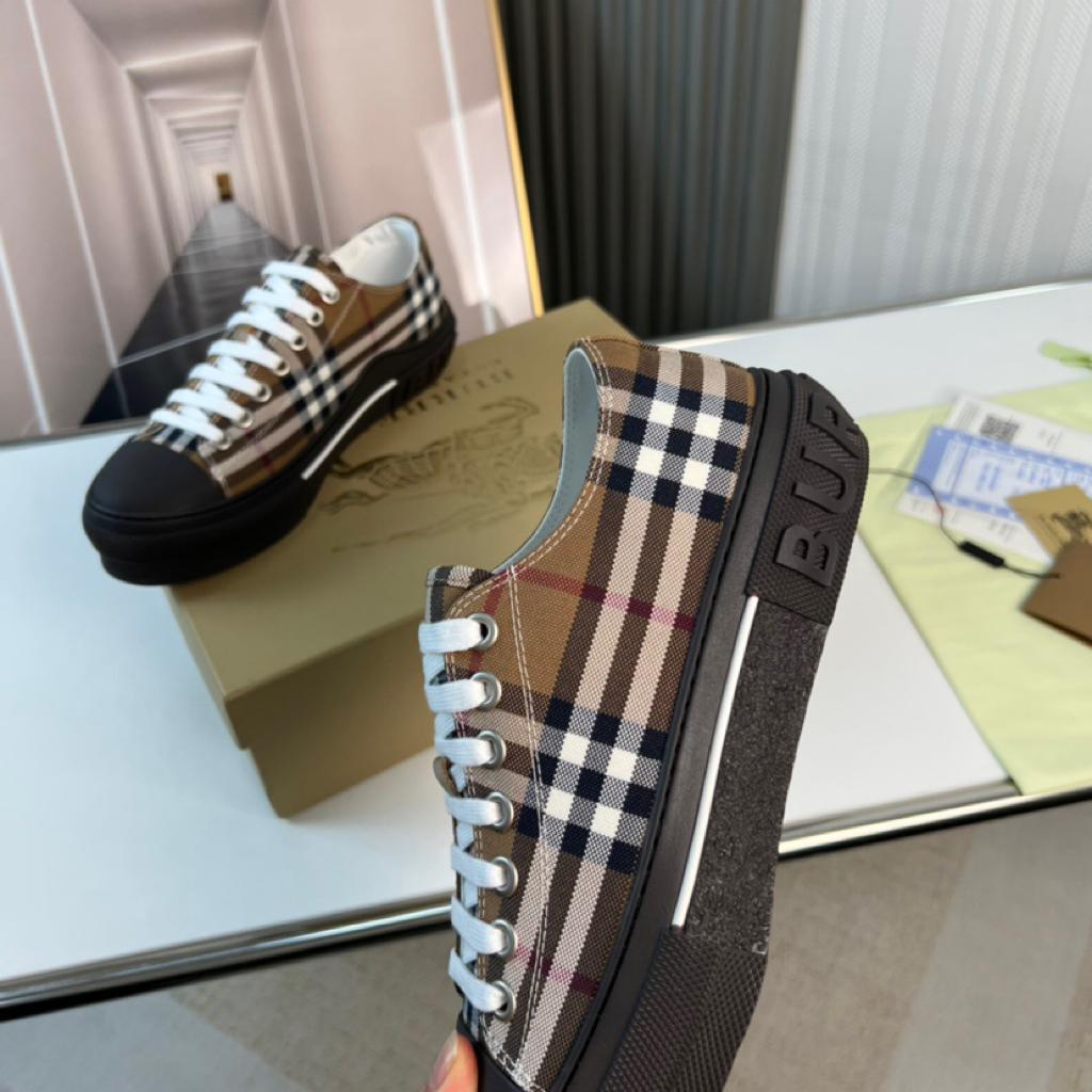 Burberry Gabardine Birch Brown Black - vstockx