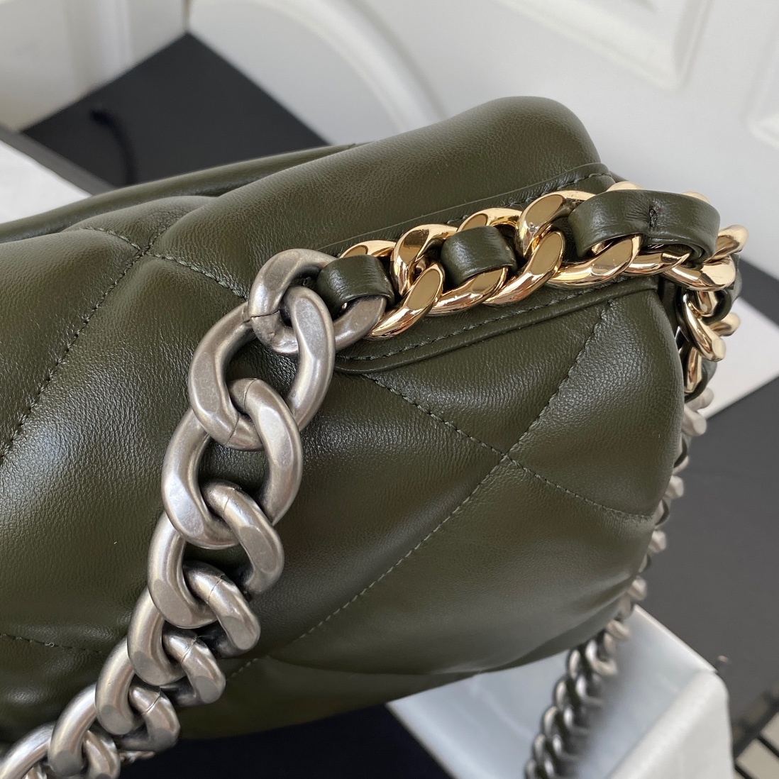 Handbag Chanel size 30 cm - vstockx