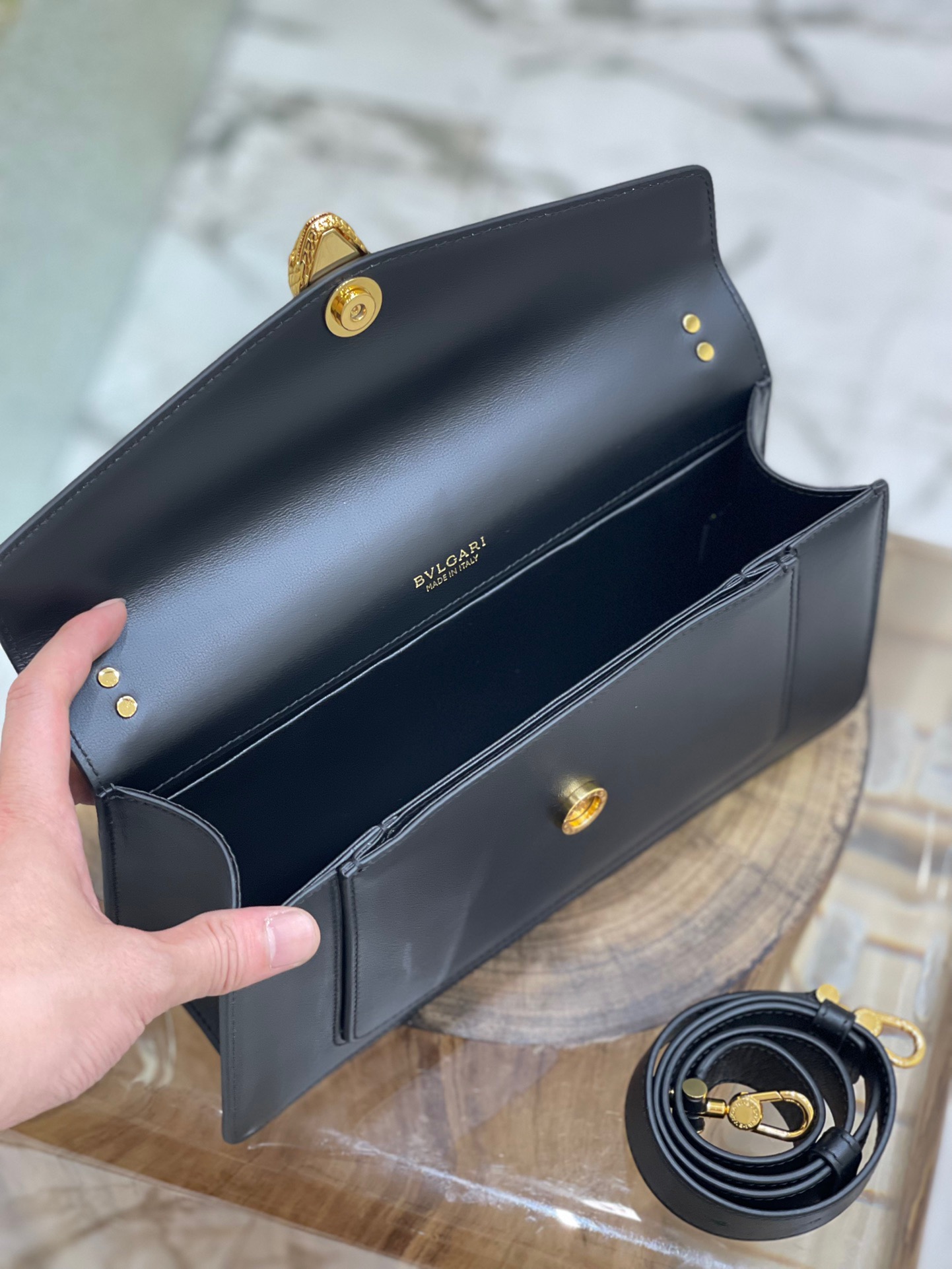 Handbags Bvlgari 292033 size:28*17*6 cm - vstockx