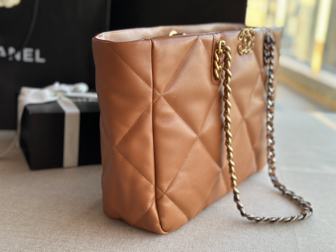 Handbag Chanel AS366 size 24 X41 X10 cm - vstockx