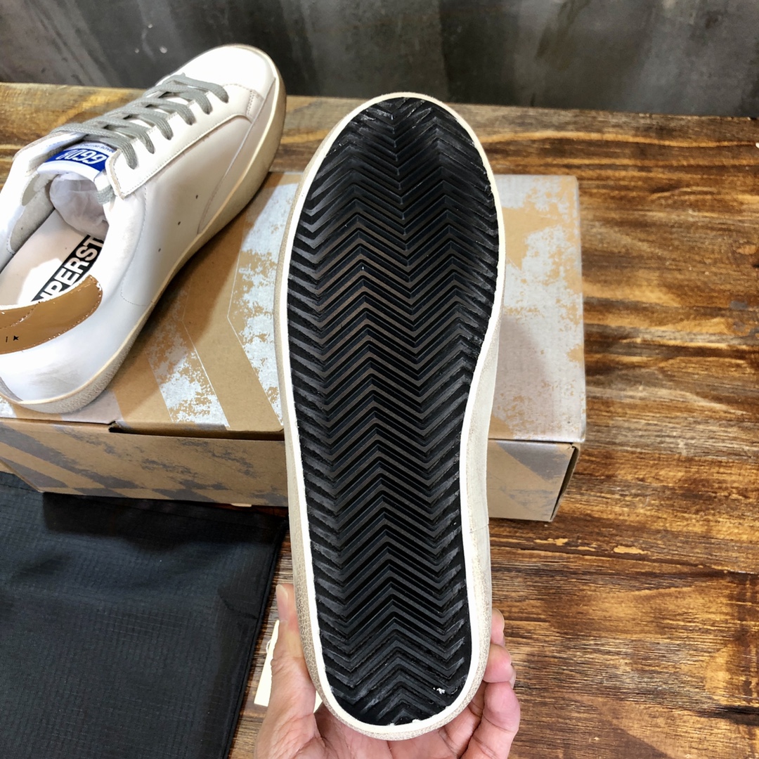 Golden Goose Superstar distressed-finish sneakers 14 - vstockx