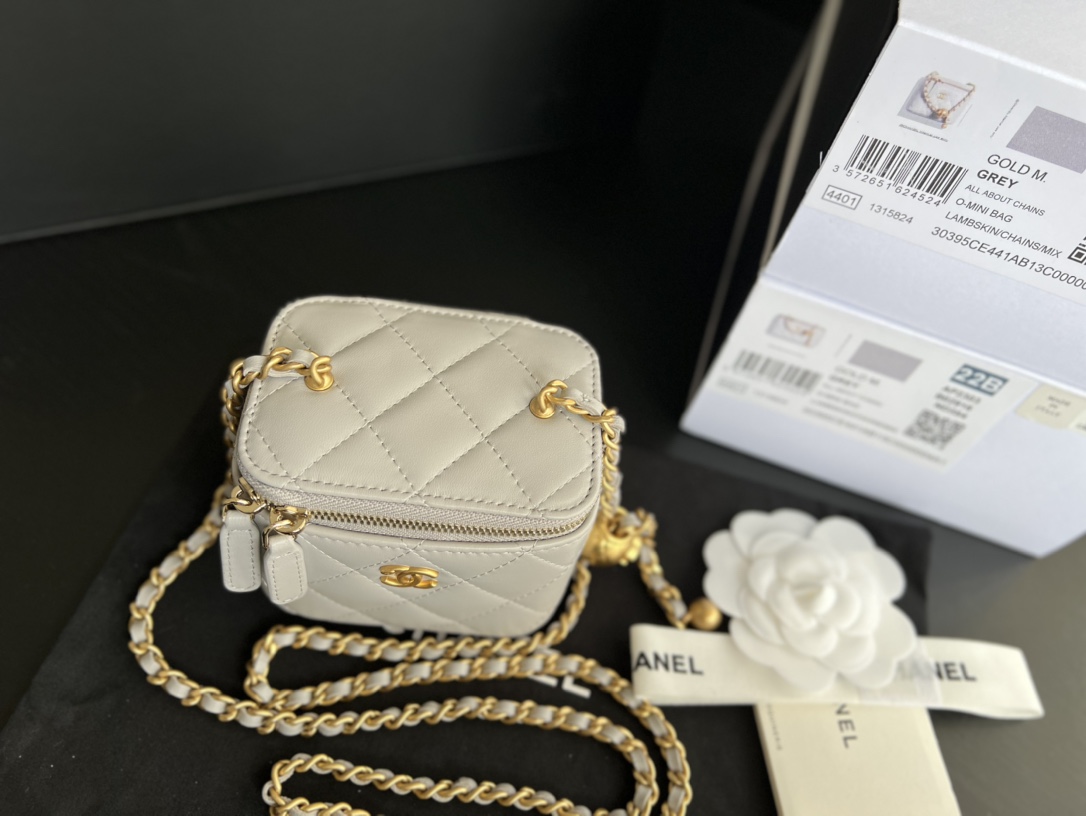 Handbag Chanel AP1447 size 8.5cmx11cmx7 cm - vstockx