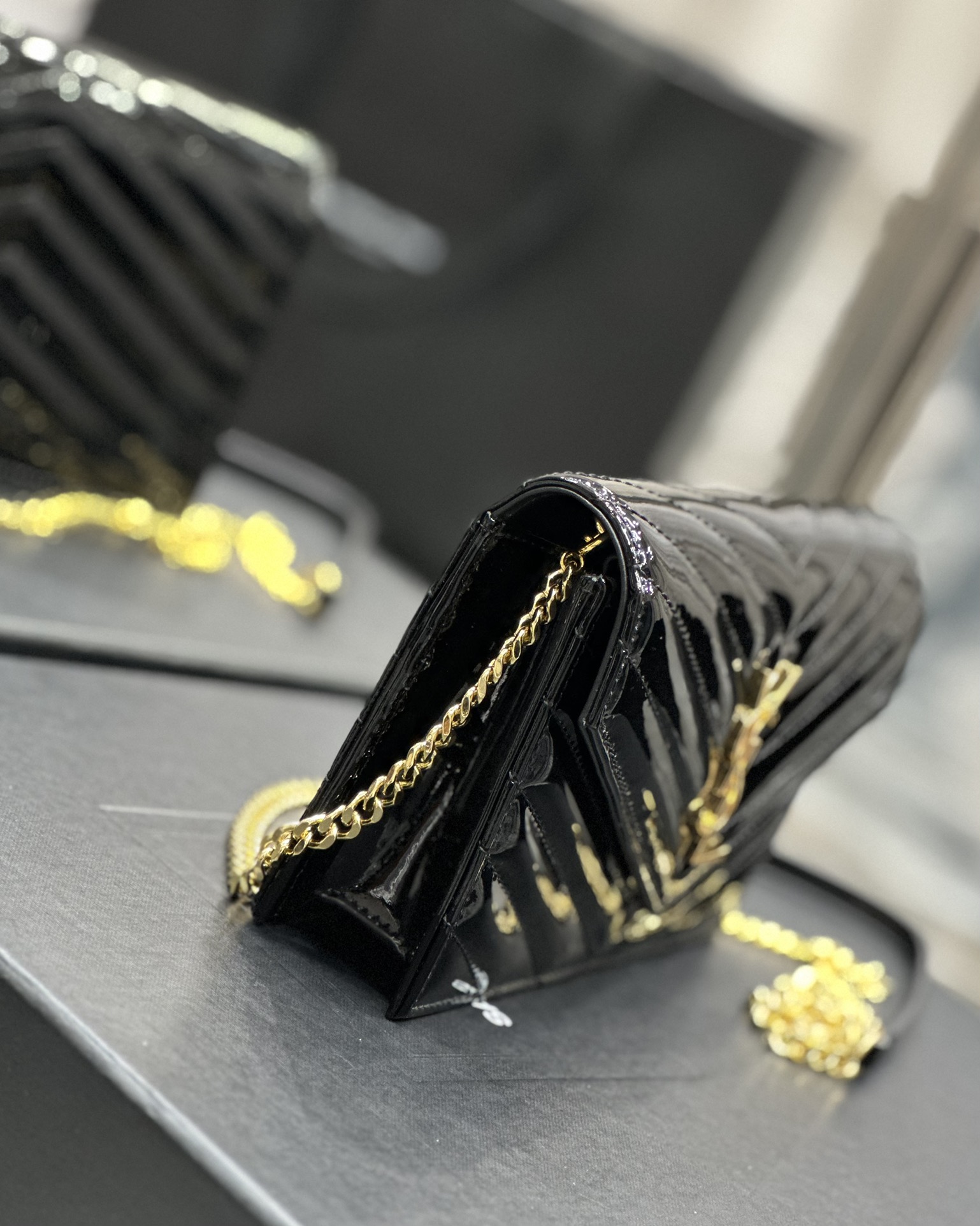 Handbags SAINT LAURENT 393953 size 19x11.5x4 cm - vstockx