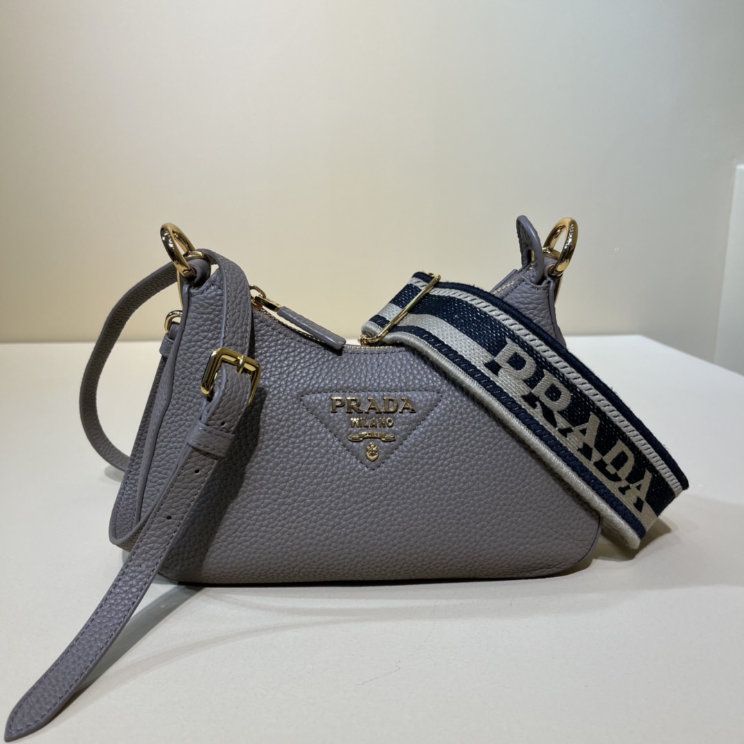 Handbags Prada 1BH193 size:24×18×6 cm - vstockx