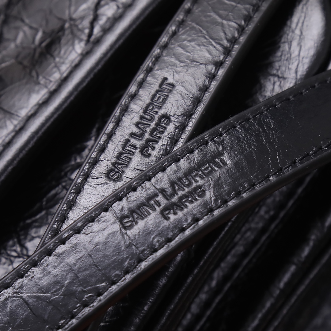 Handbags SAINT LAURENT 533037 size 22x16.5x12 cm - vstockx