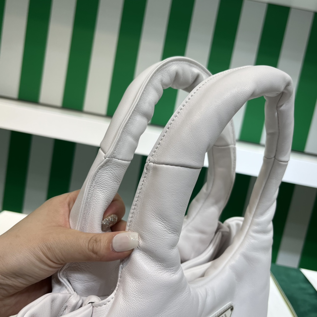 Handbags Prada 1BG413 size:30*26*17 cm - vstockx