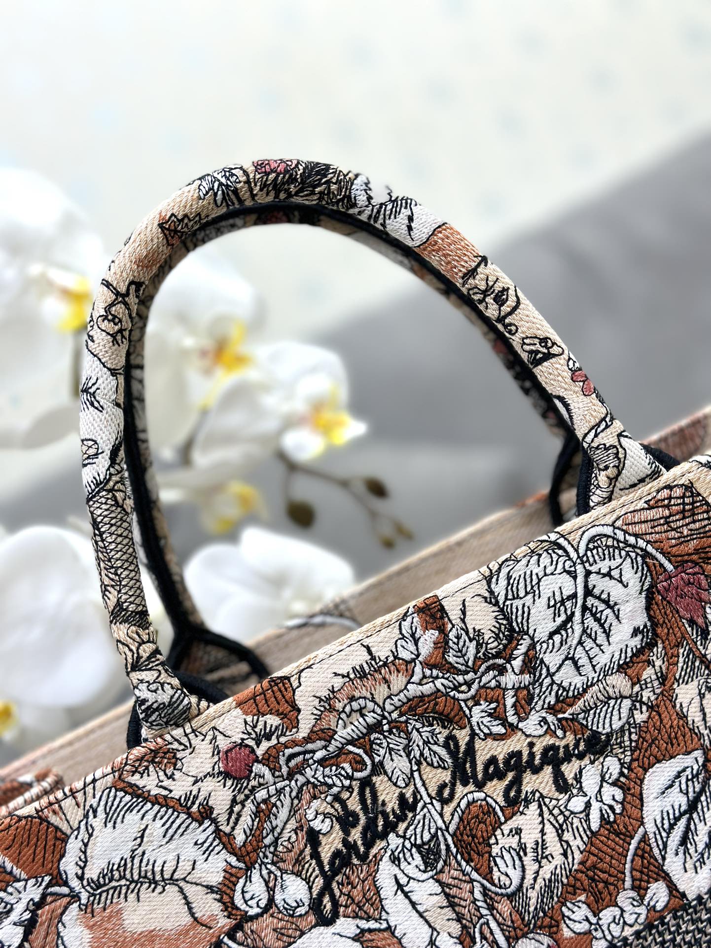 Handbag Dior M1286 size 42 x 35 x 18.5 cm - vstockx