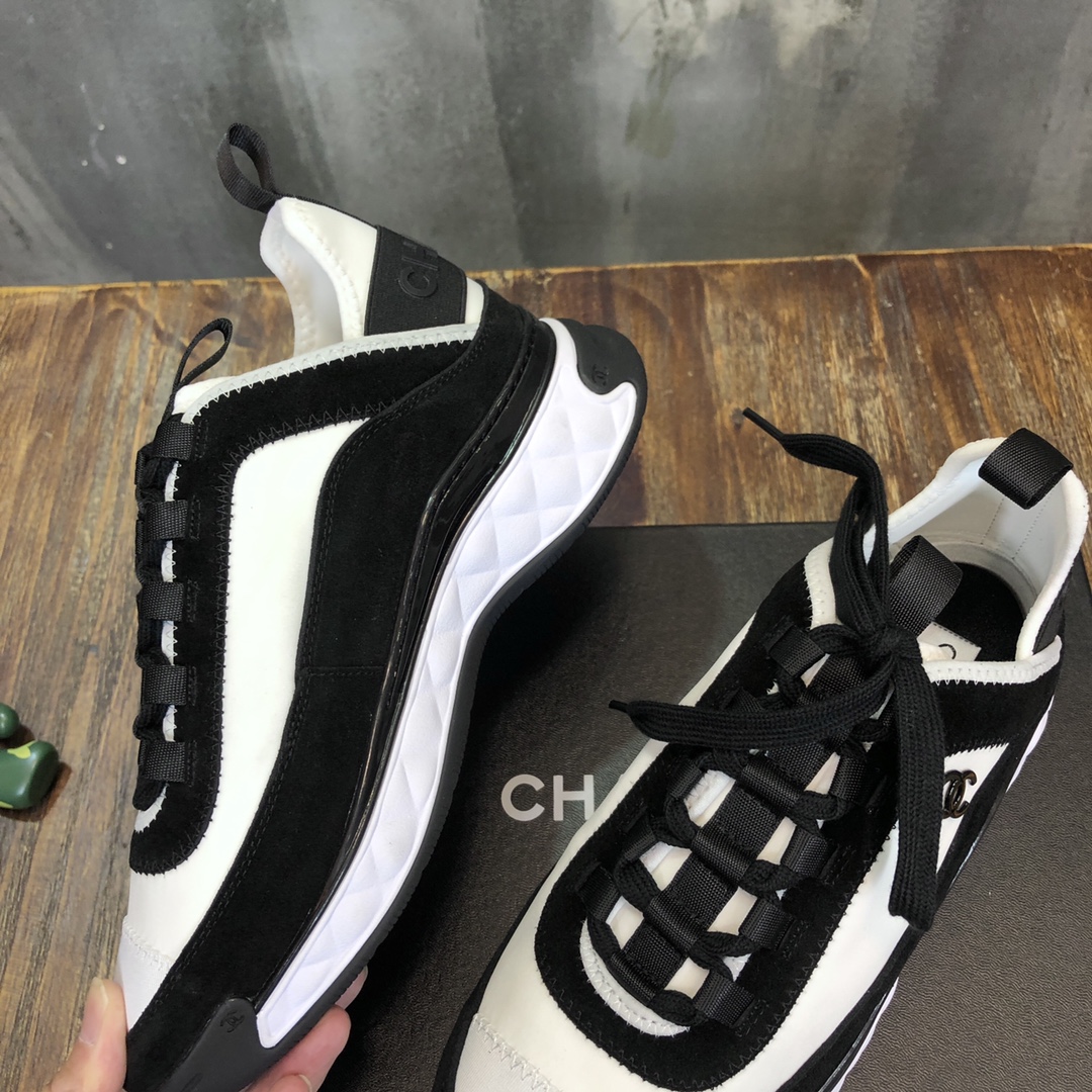 Chanel Fabric & Suede Calfskin Low Top Sneaker 15 - vstockx