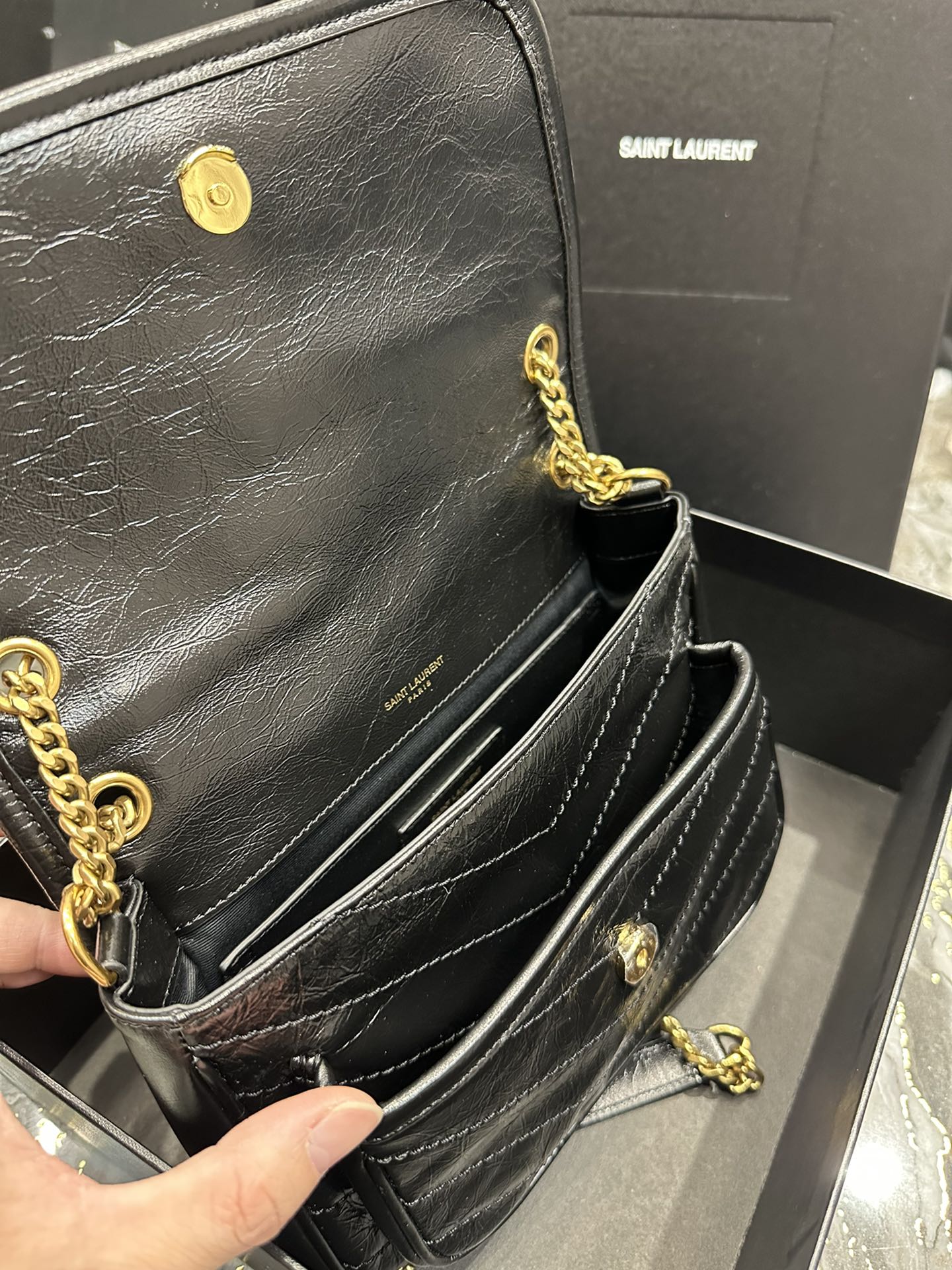 Handbags SAINT LAURENT 633151 size 22  16.5  12 cm - vstockx