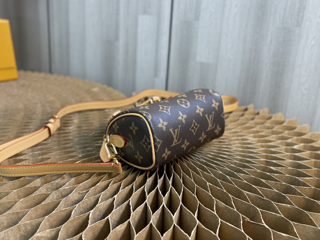 Handbag Louis Vuitton M81085 size 16.0 x 11.0 x 9.0 cm - vstockx