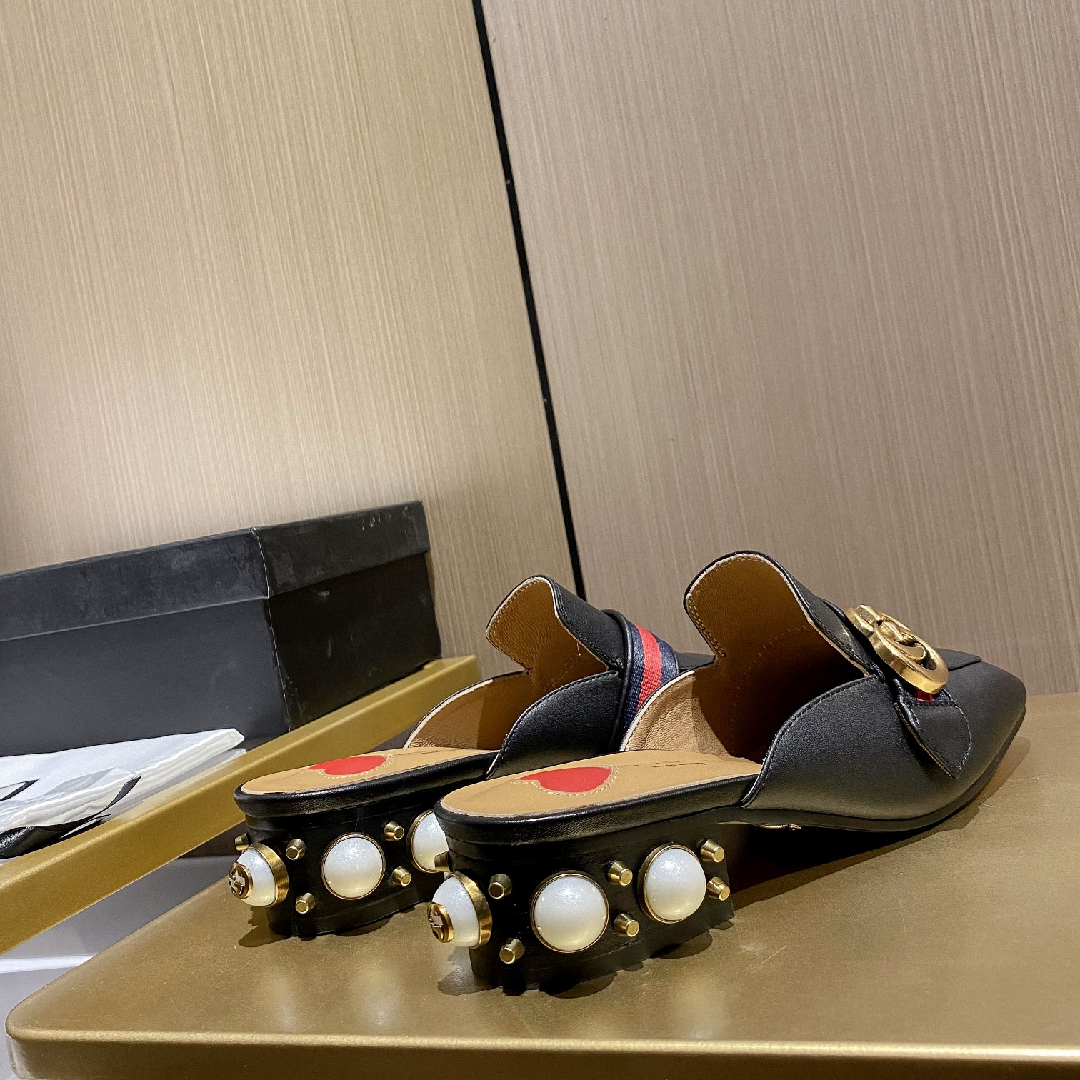 Gucci Leather mid-heel loafer Women 12 - vstockx